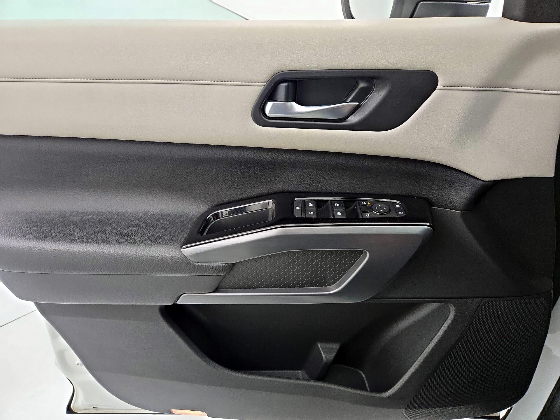 Thumbnail: 2022 Nissan Pathfinder - 12