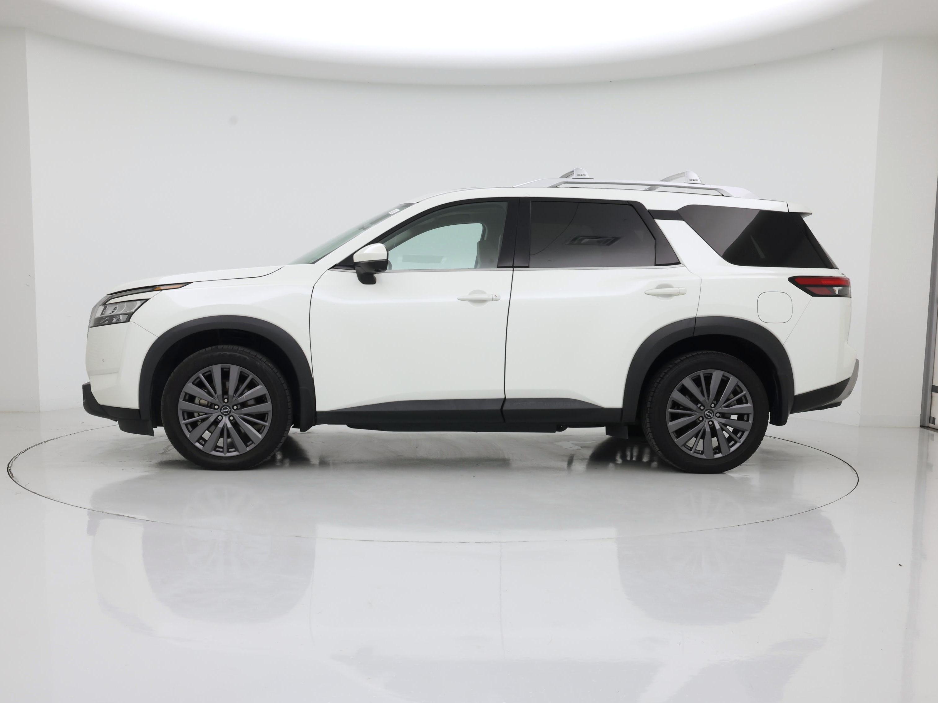 Thumbnail: 2022 Nissan Pathfinder - 3