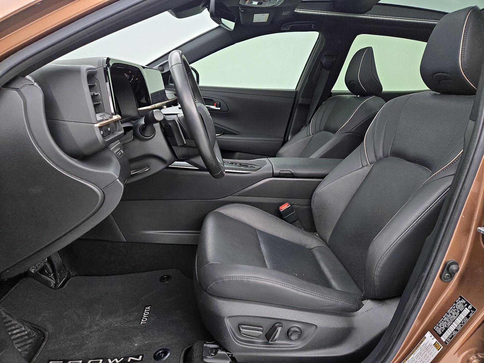 Thumbnail: 2023 Toyota Crown - 11