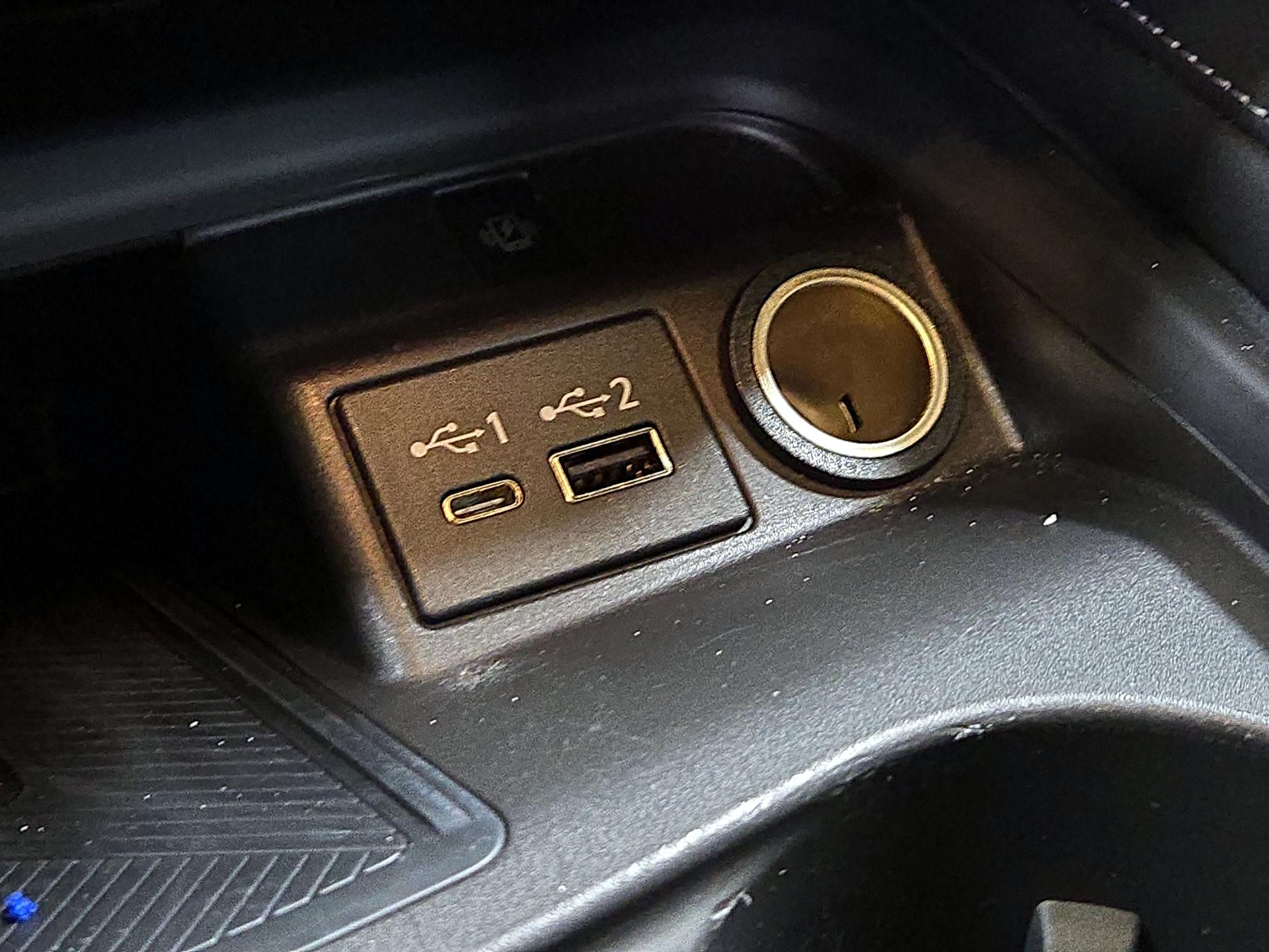 Thumbnail: 2023 INFINITI QX50 - 18