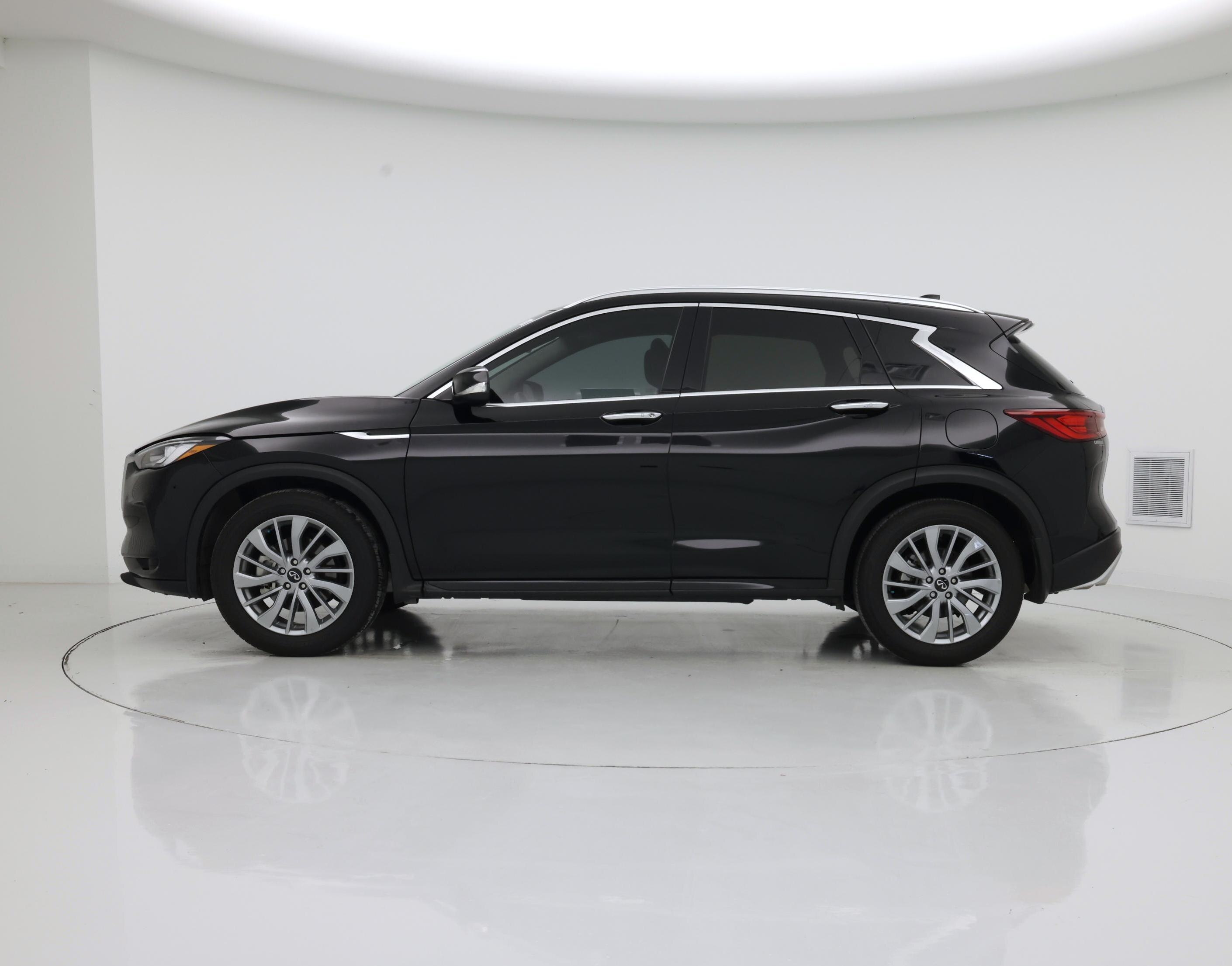 Thumbnail: 2023 INFINITI QX50 - 3