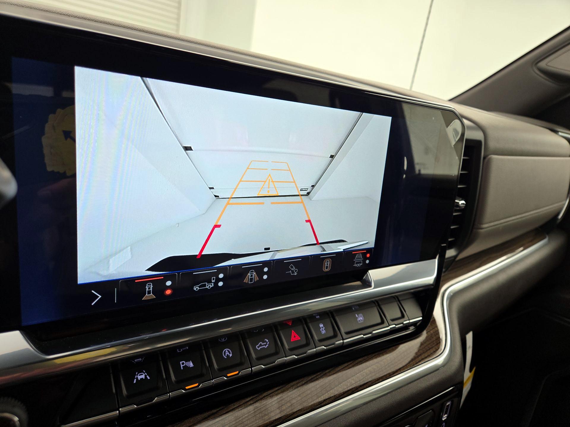 Thumbnail: 2025 Chevrolet Silverado 1500 - 15