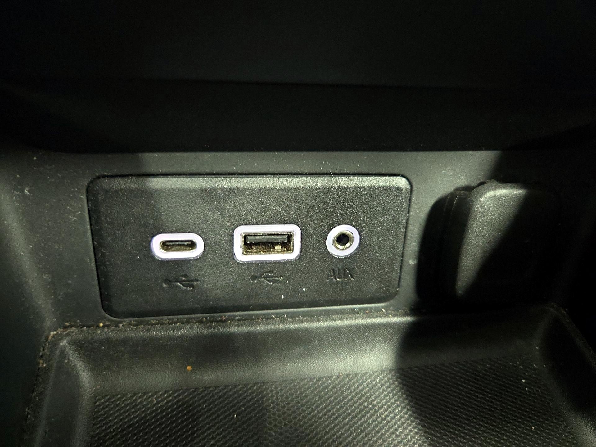 Thumbnail: 2023 GMC Terrain - 17