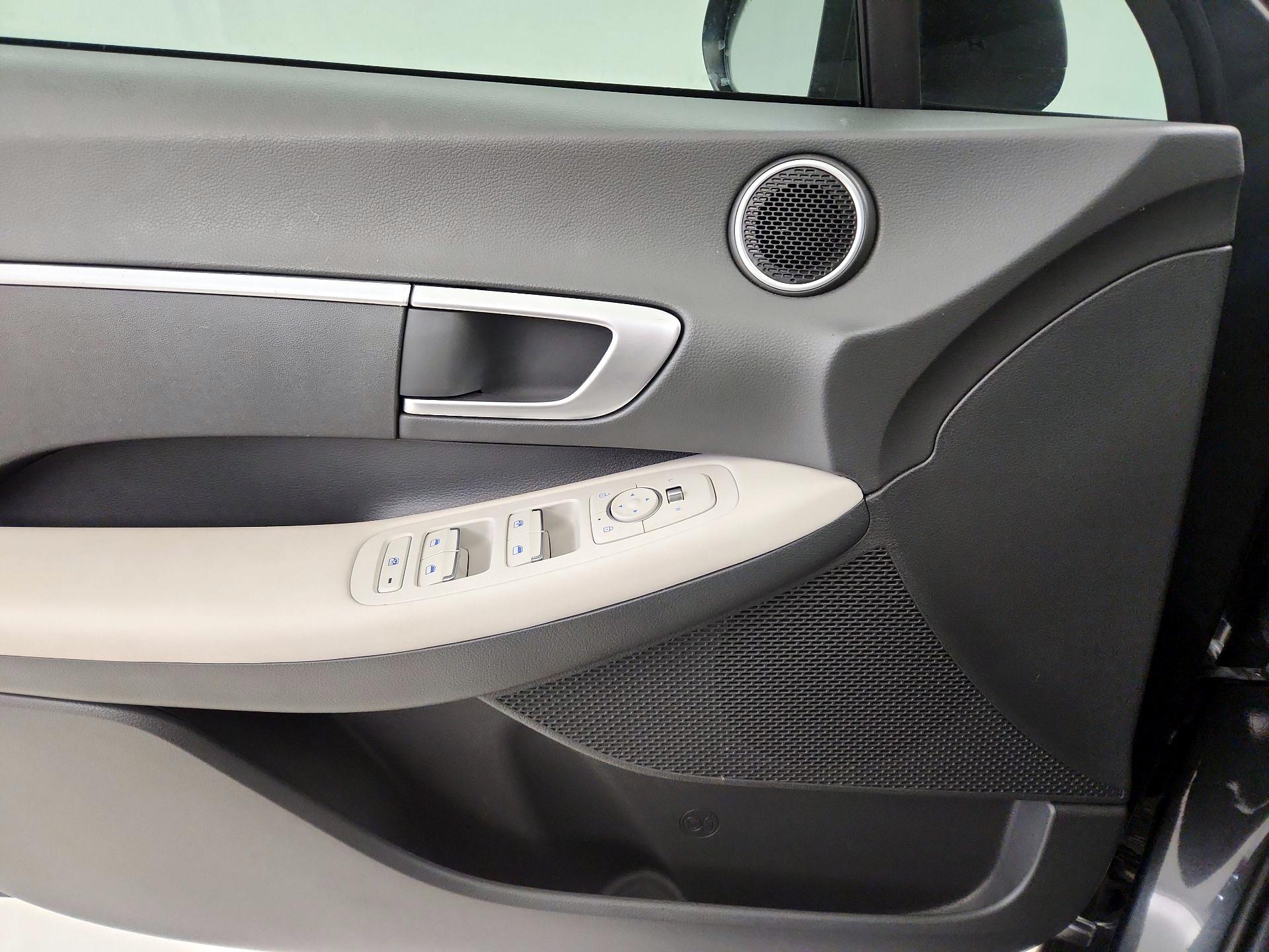 Thumbnail: 2023 Hyundai Sonata - 12