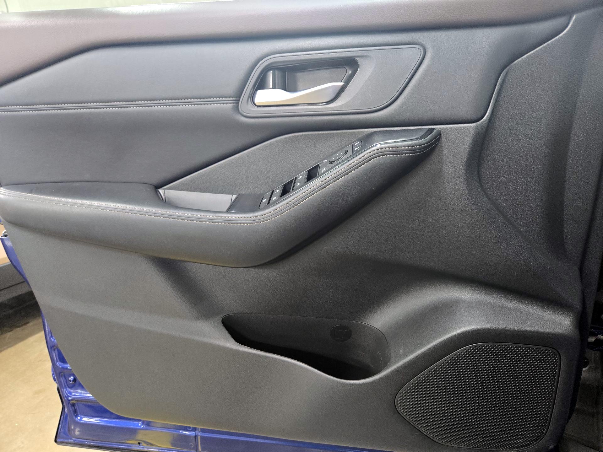 Thumbnail: 2022 Nissan Rogue - 12