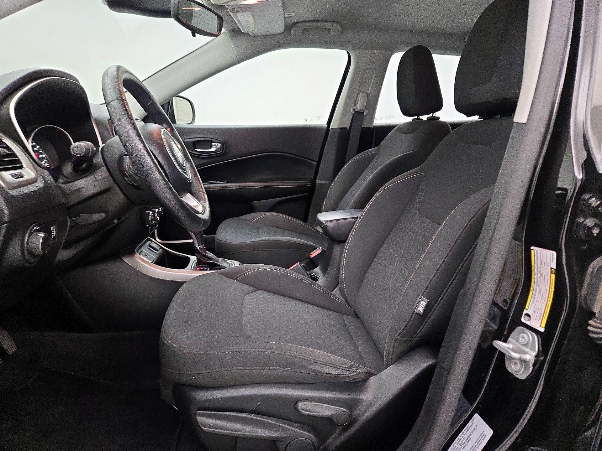 Thumbnail: 2017 Jeep Compass - 11