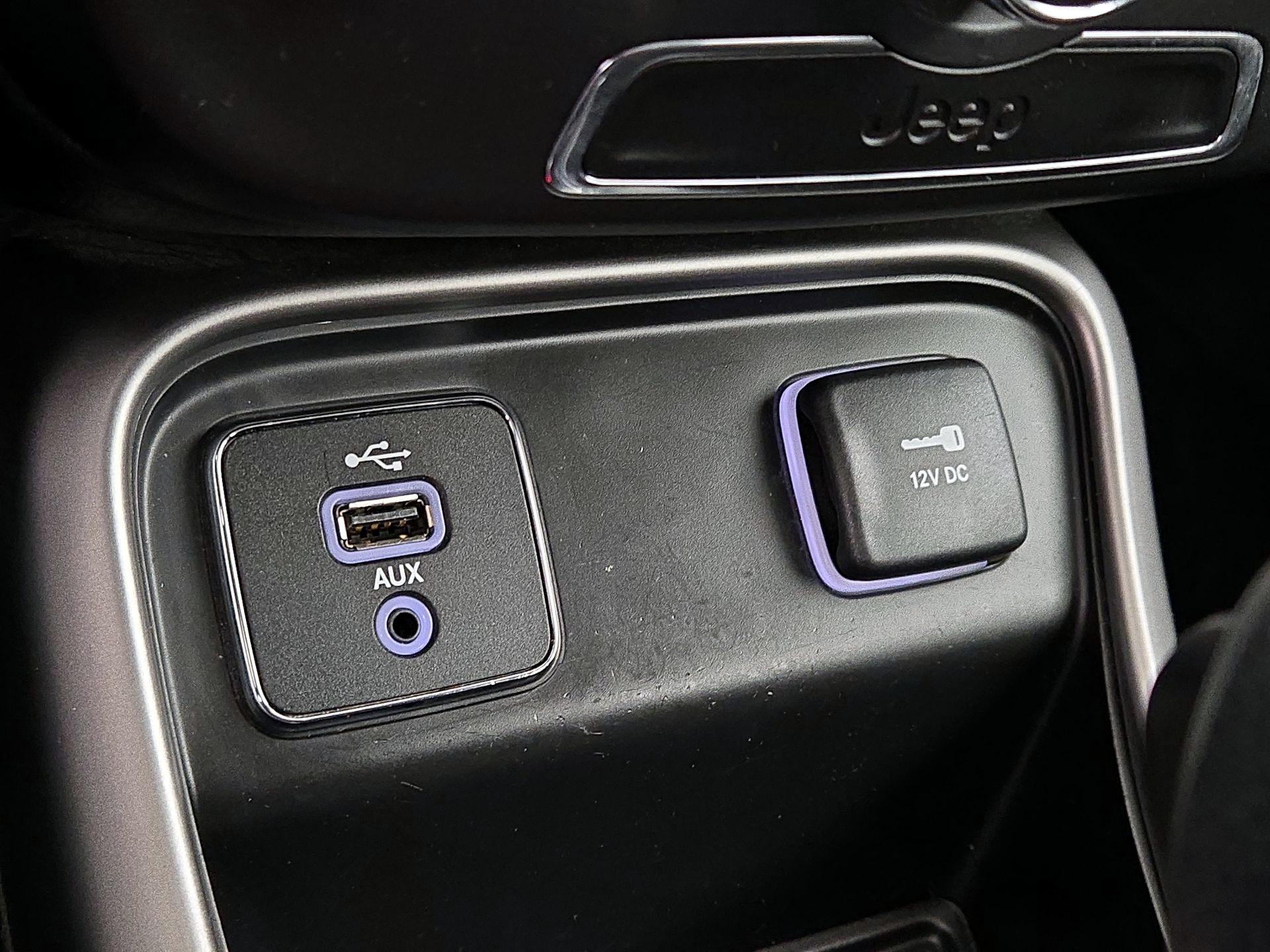 Thumbnail: 2017 Jeep Compass - 18