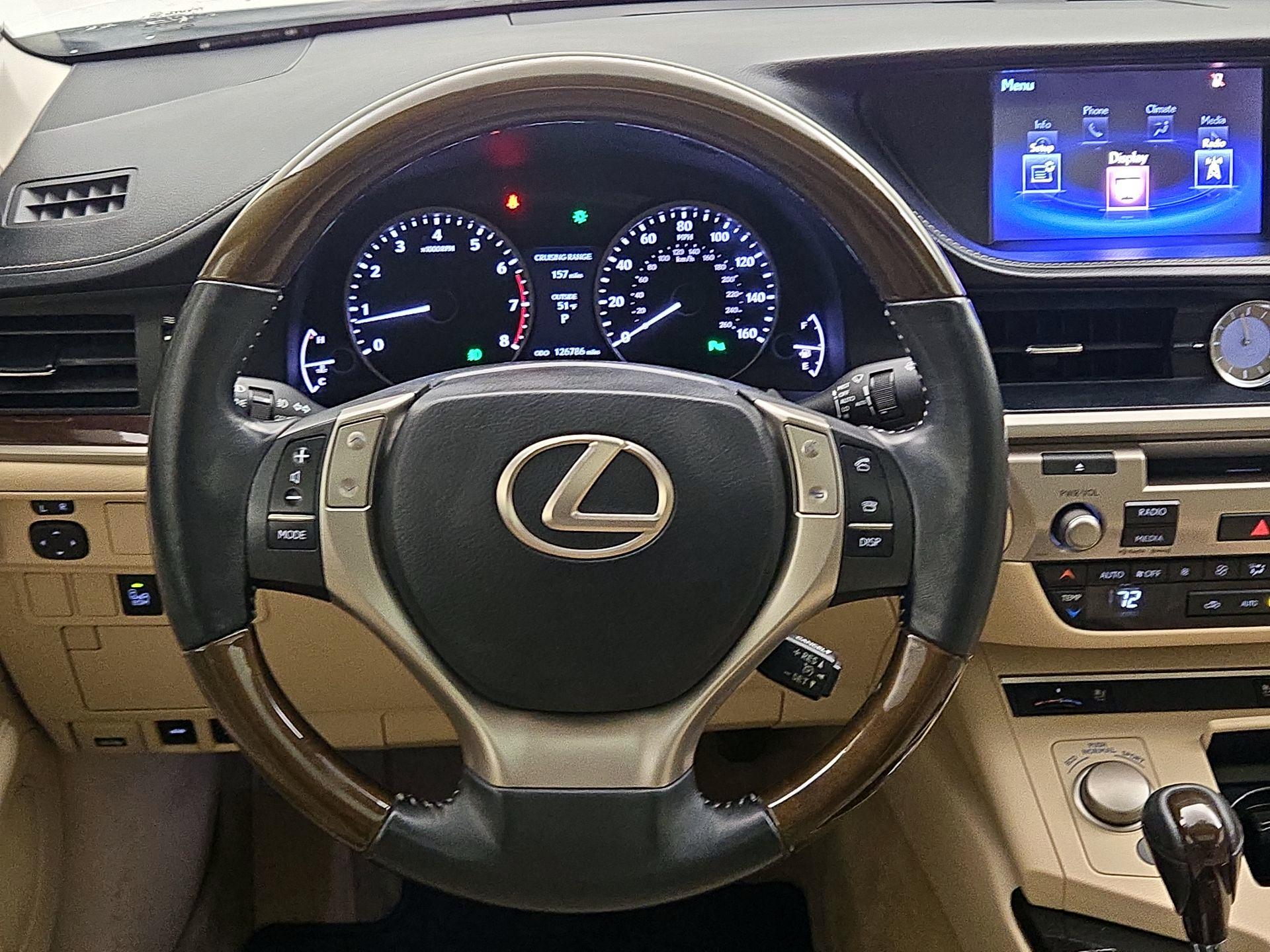 Thumbnail: 2015 Lexus ES - 10