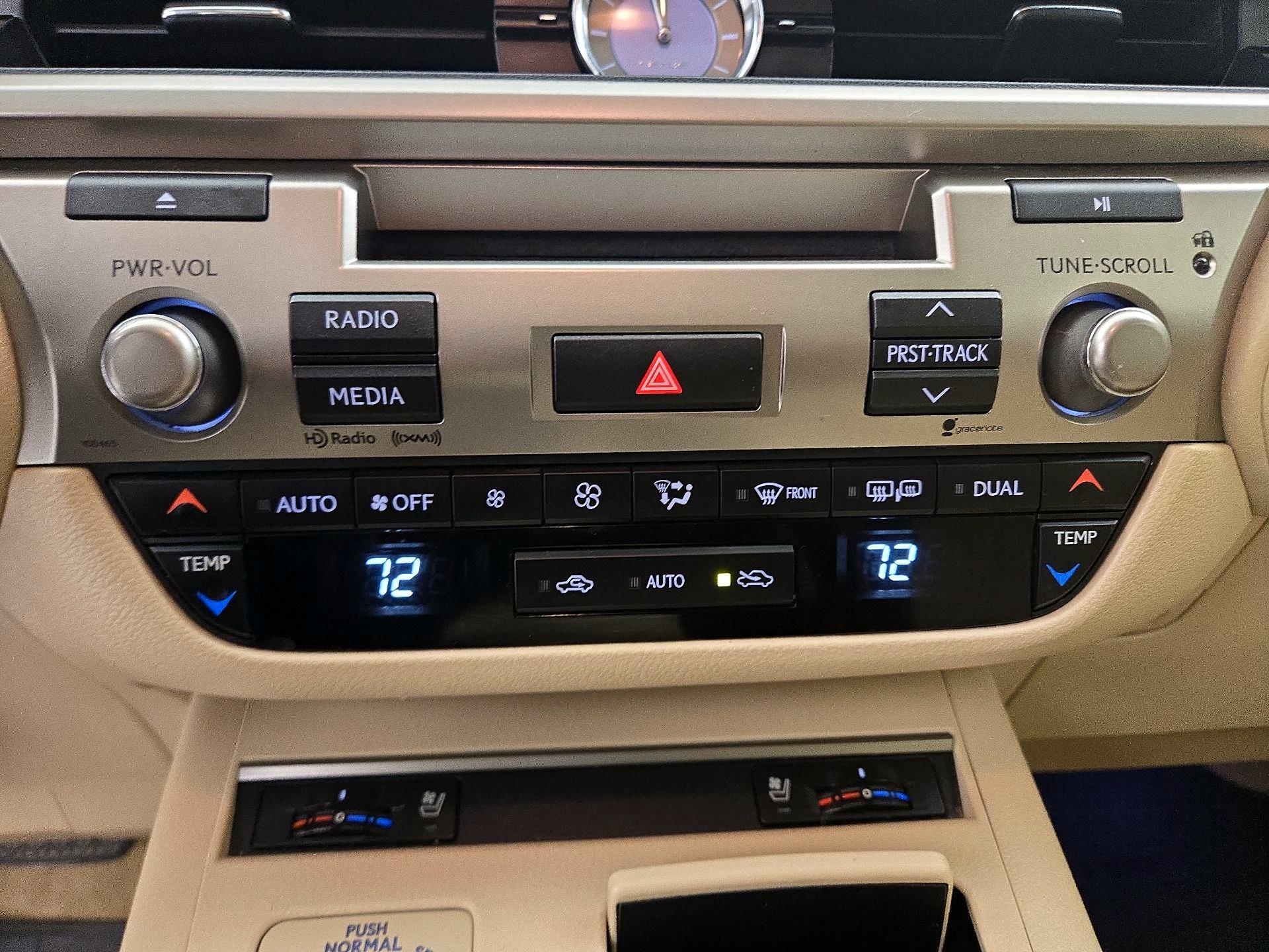 Thumbnail: 2015 Lexus ES - 16