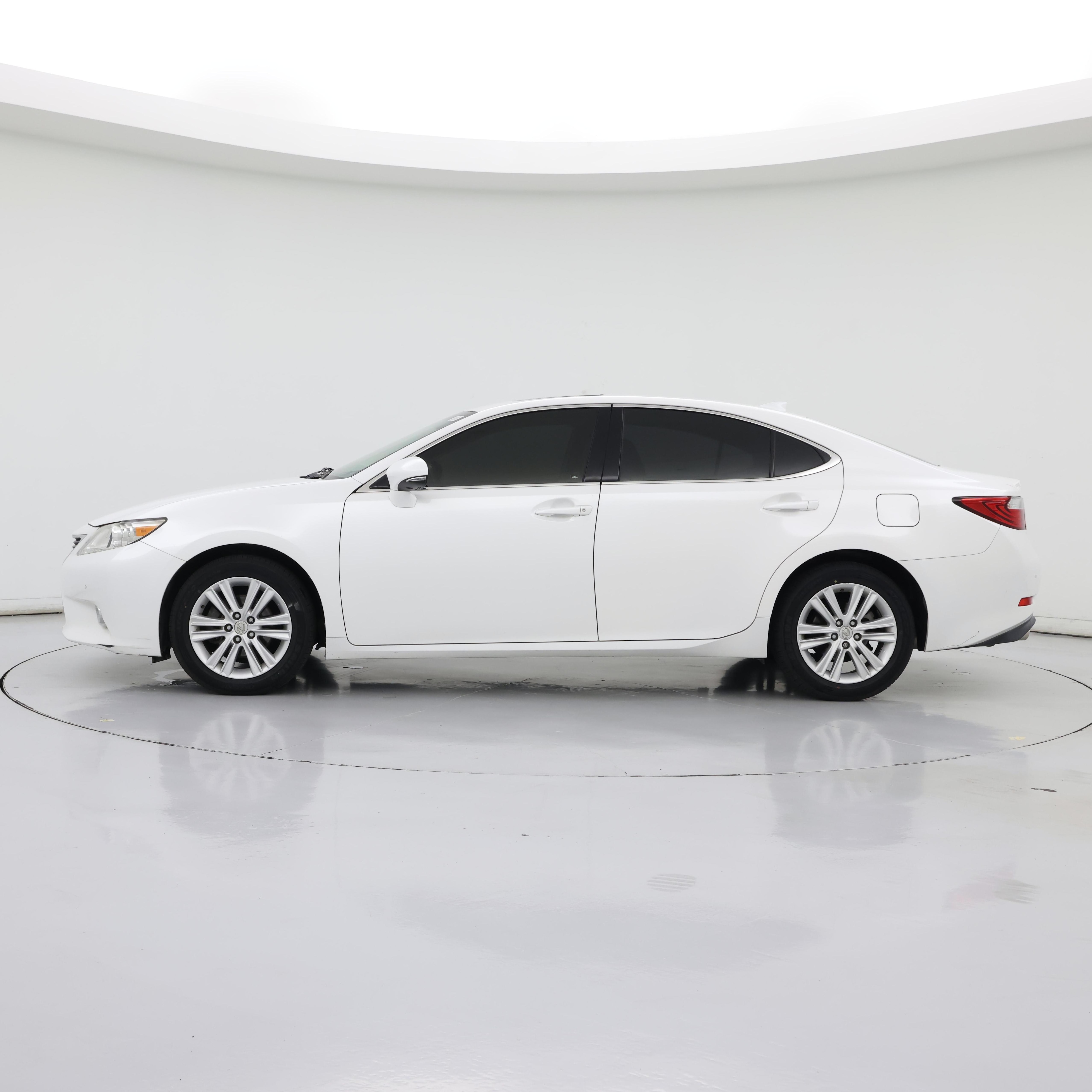 Thumbnail: 2015 Lexus ES - 3