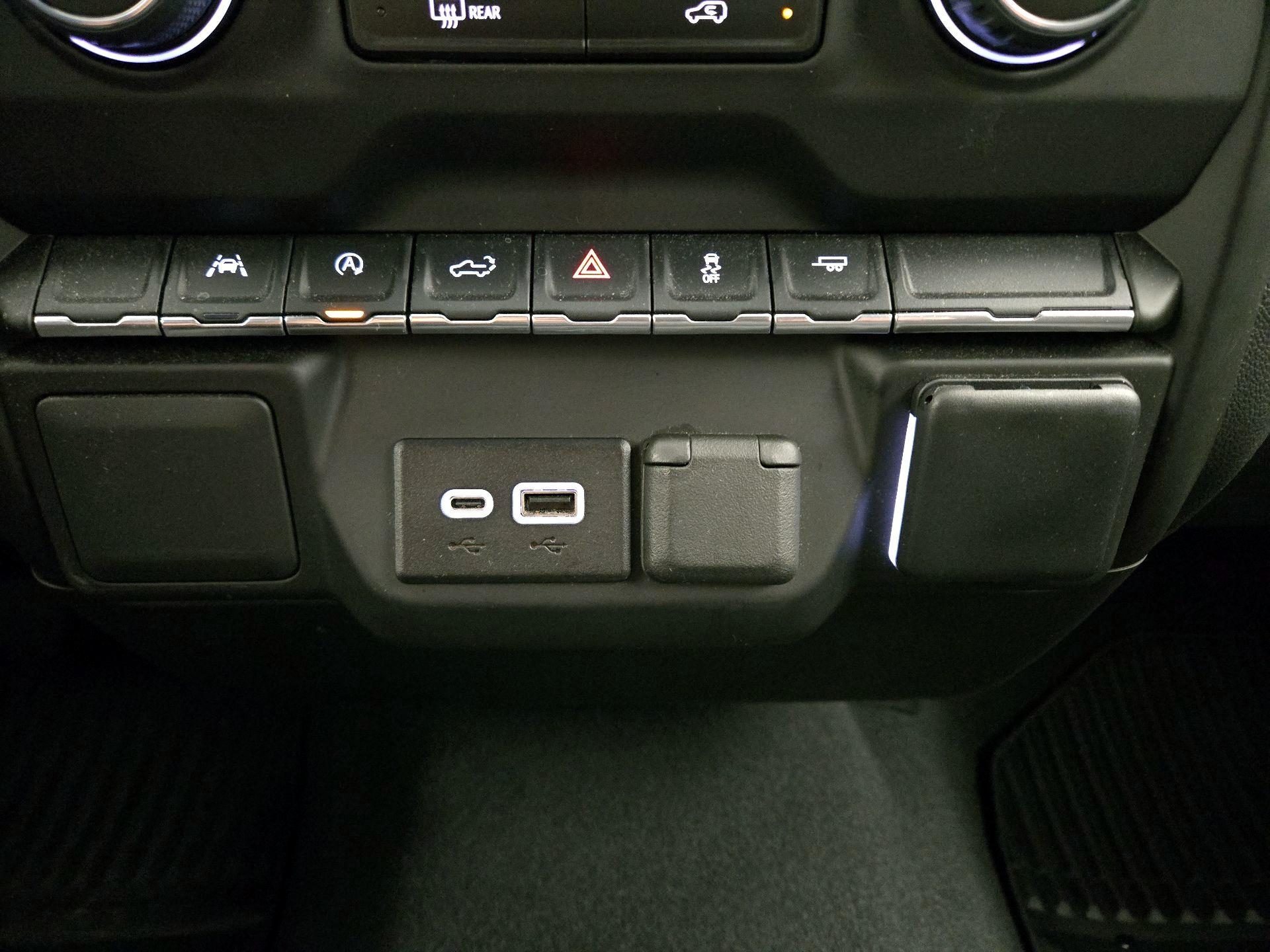 Thumbnail: 2023 Chevrolet Silverado 1500 - 18