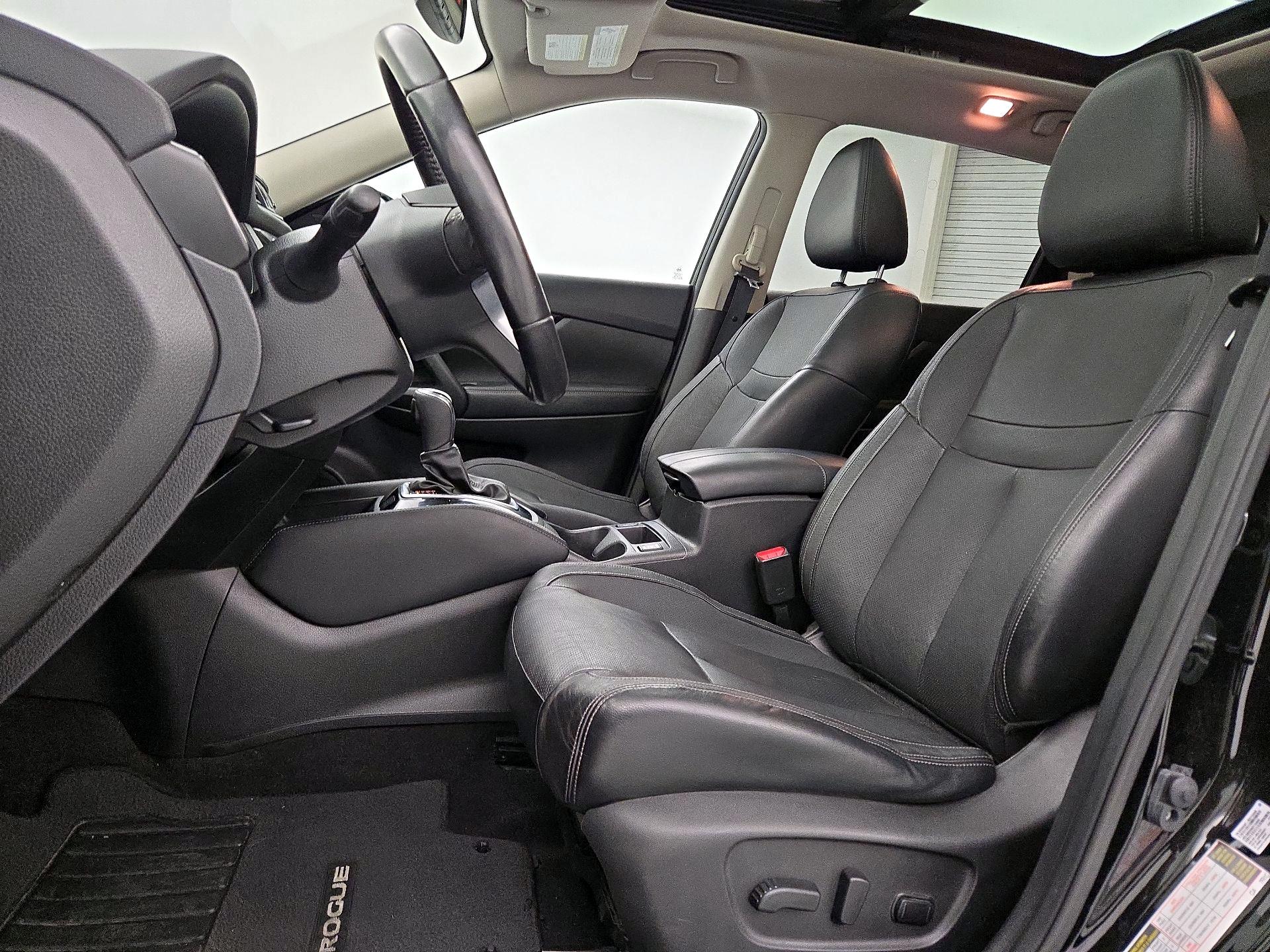 Thumbnail: 2017 Nissan Rogue - 11