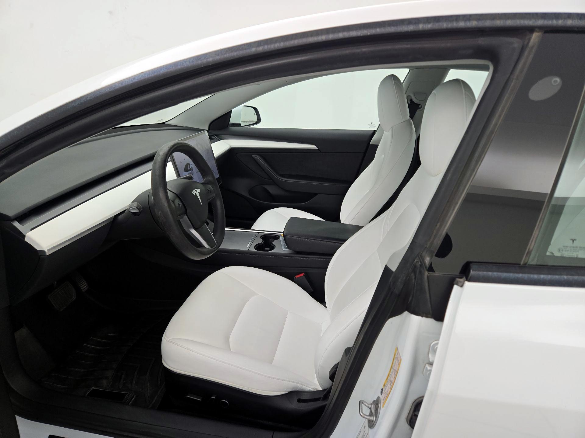 Thumbnail: 2023 Tesla Model 3 - 11