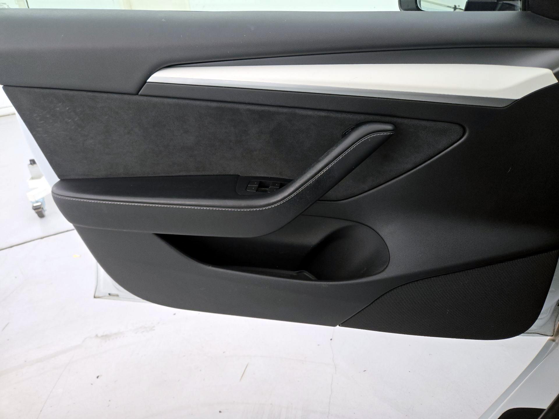 Thumbnail: 2023 Tesla Model 3 - 12