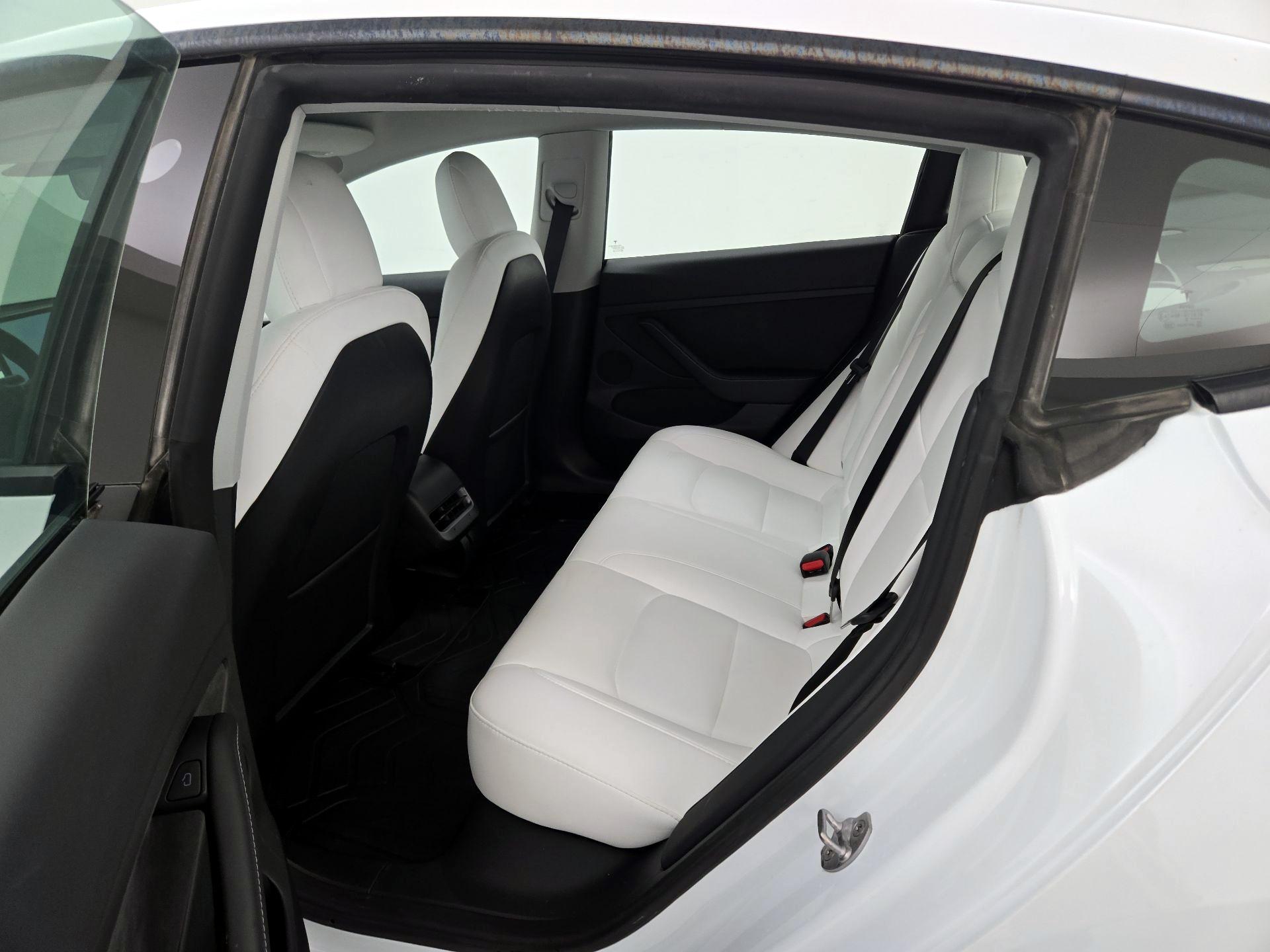 Thumbnail: 2023 Tesla Model 3 - 18