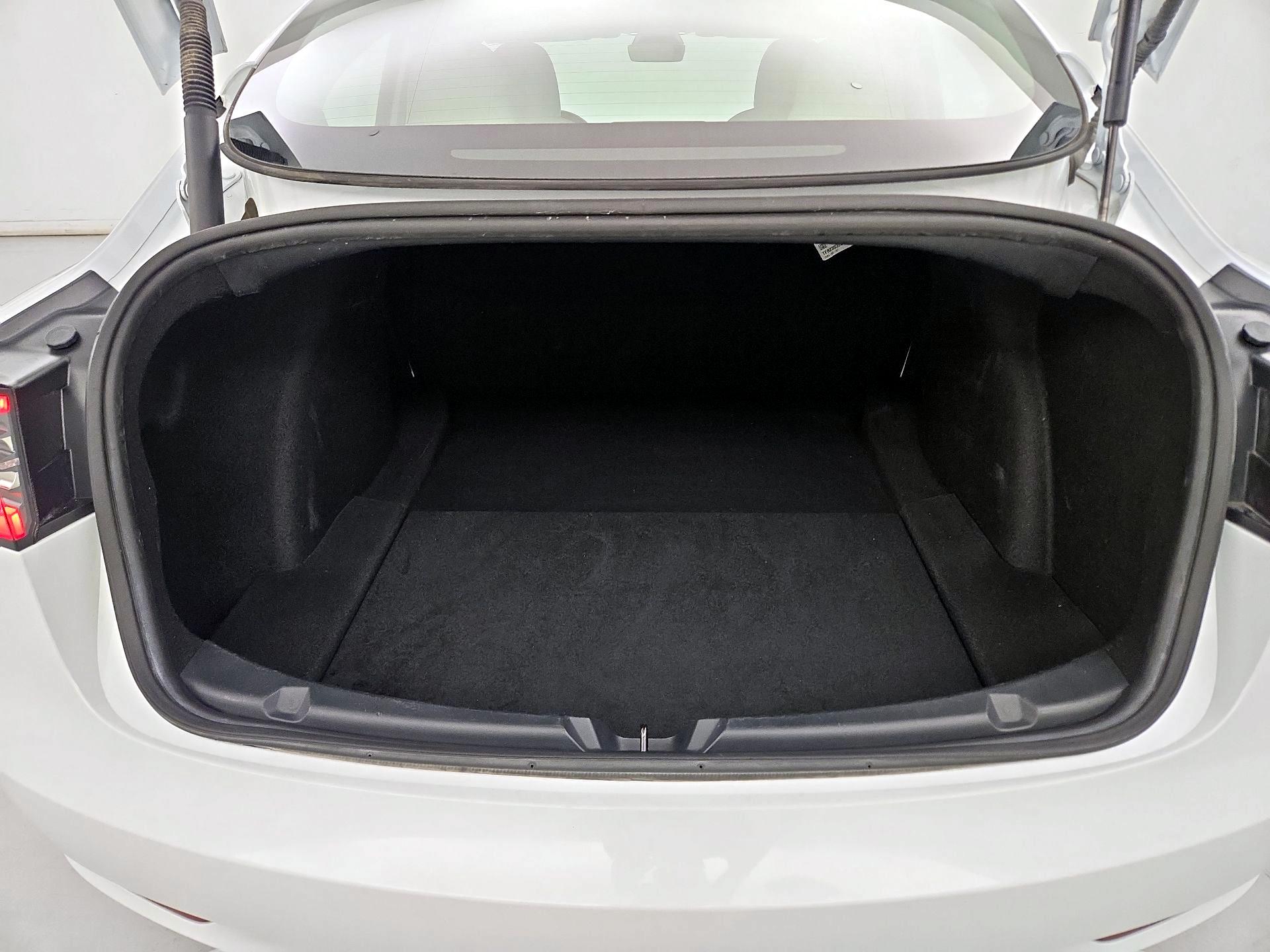 Thumbnail: 2023 Tesla Model 3 - 19