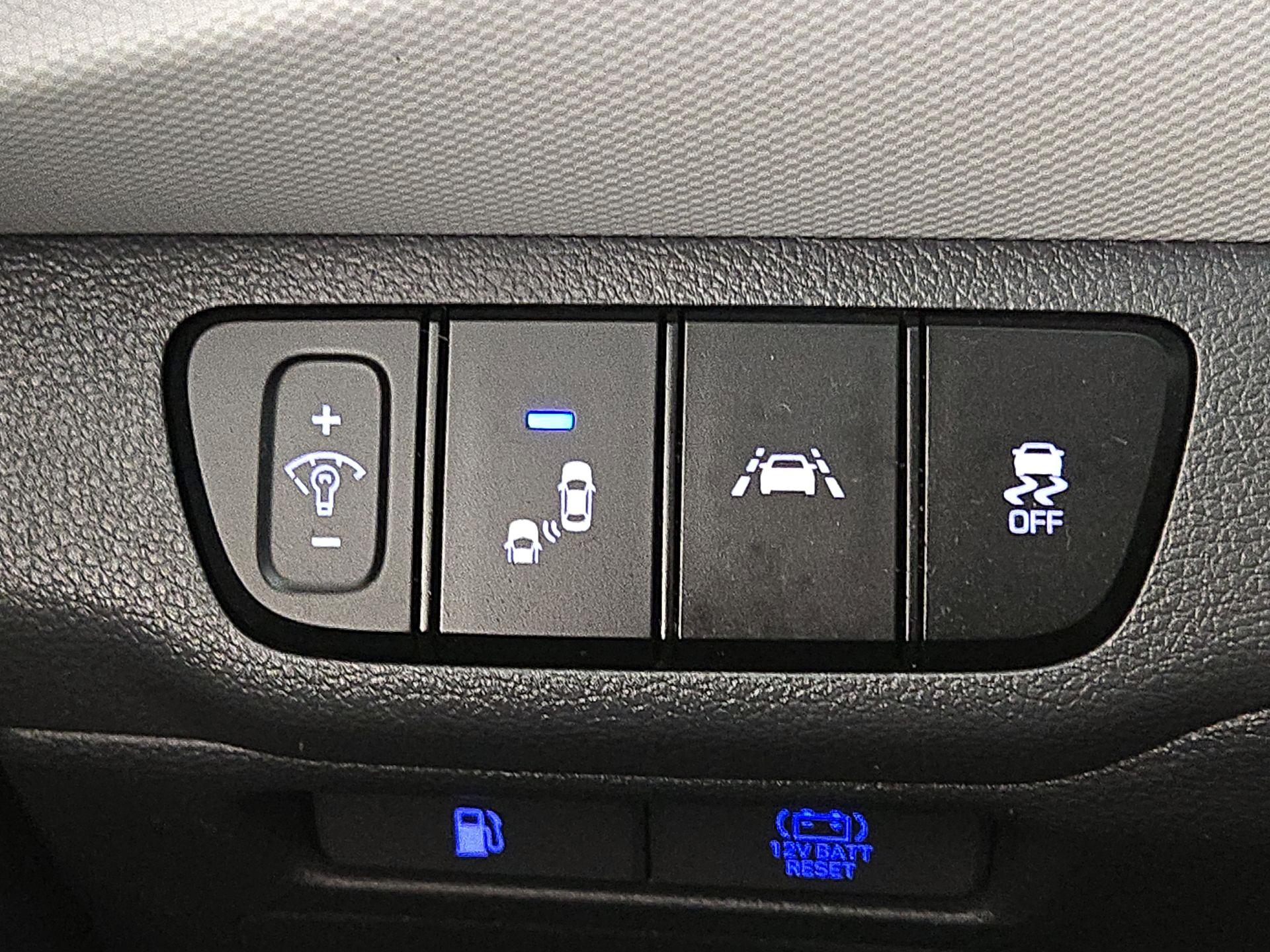 Thumbnail: 2020 Hyundai Ioniq - 13