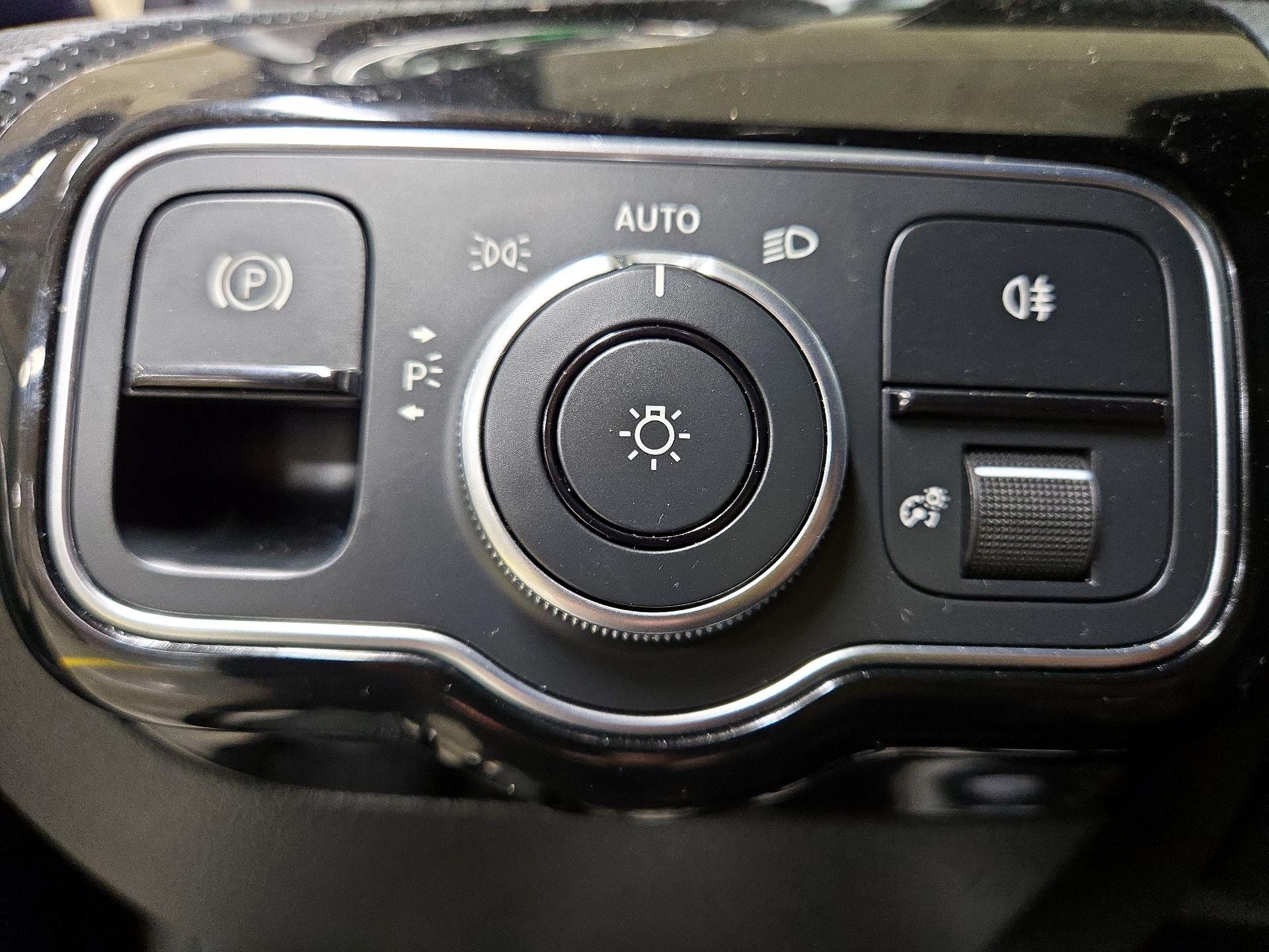 Thumbnail: 2021 Mercedes-Benz A-Class - 13