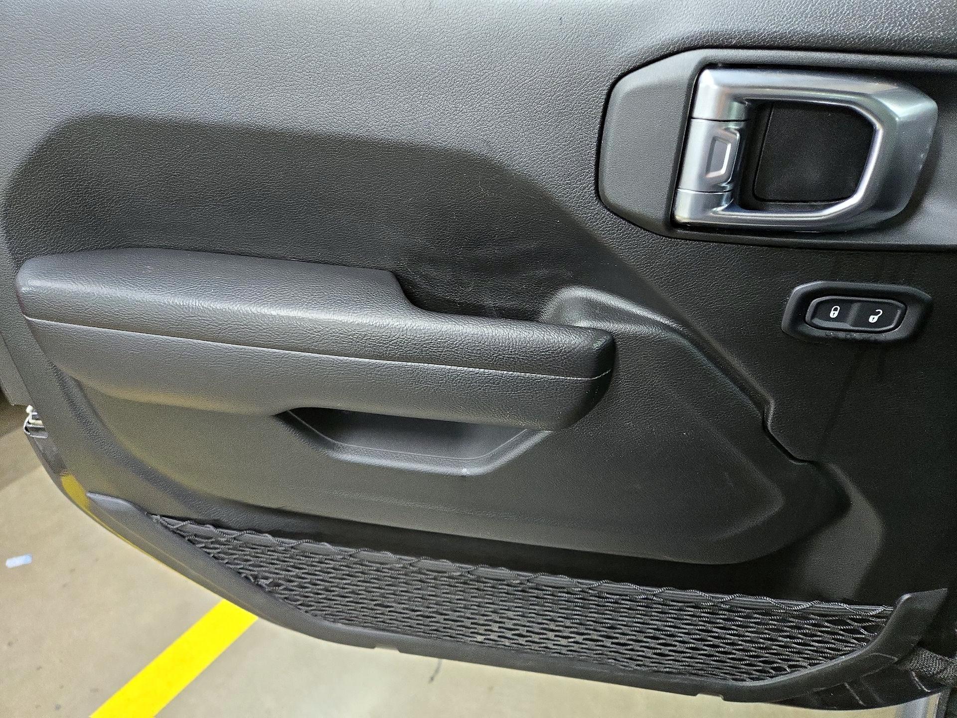 Thumbnail: 2023 Jeep Gladiator - 12