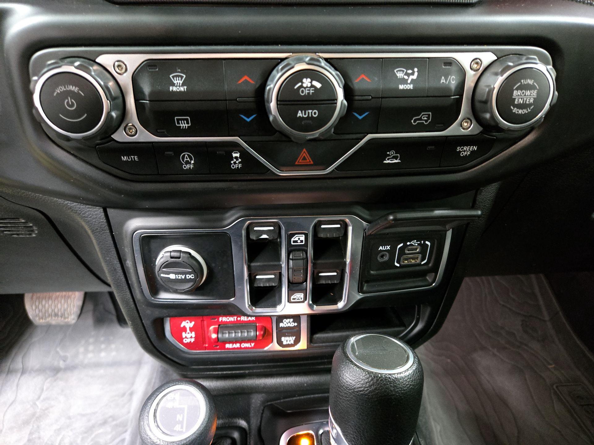 Thumbnail: 2023 Jeep Gladiator - 15