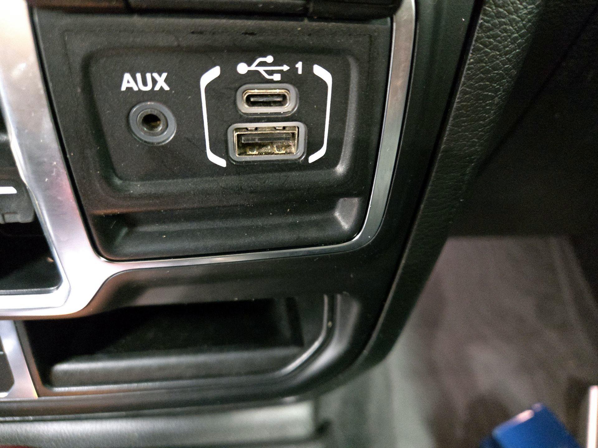 Thumbnail: 2023 Jeep Gladiator - 17