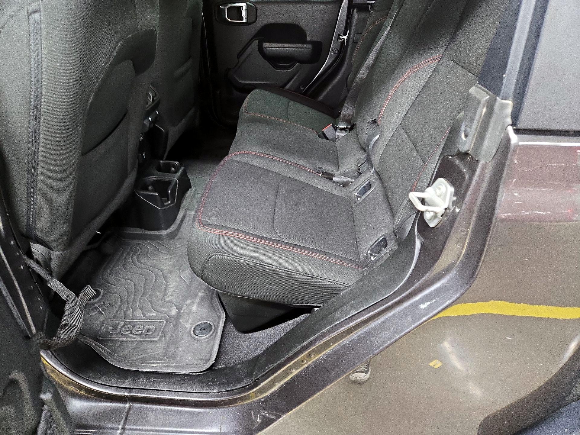 Thumbnail: 2023 Jeep Gladiator - 18