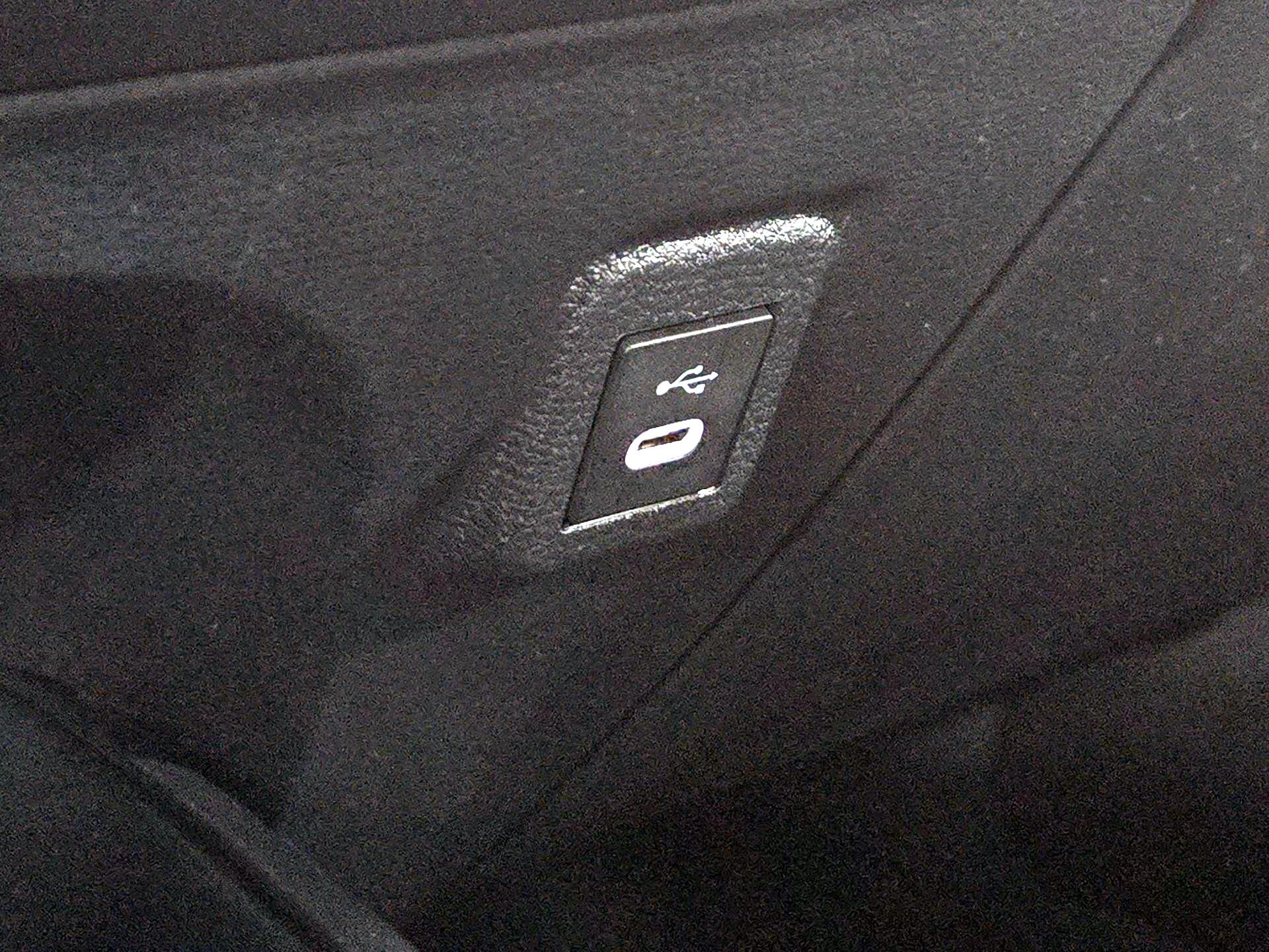 Thumbnail: 2025 Toyota Corolla - 18