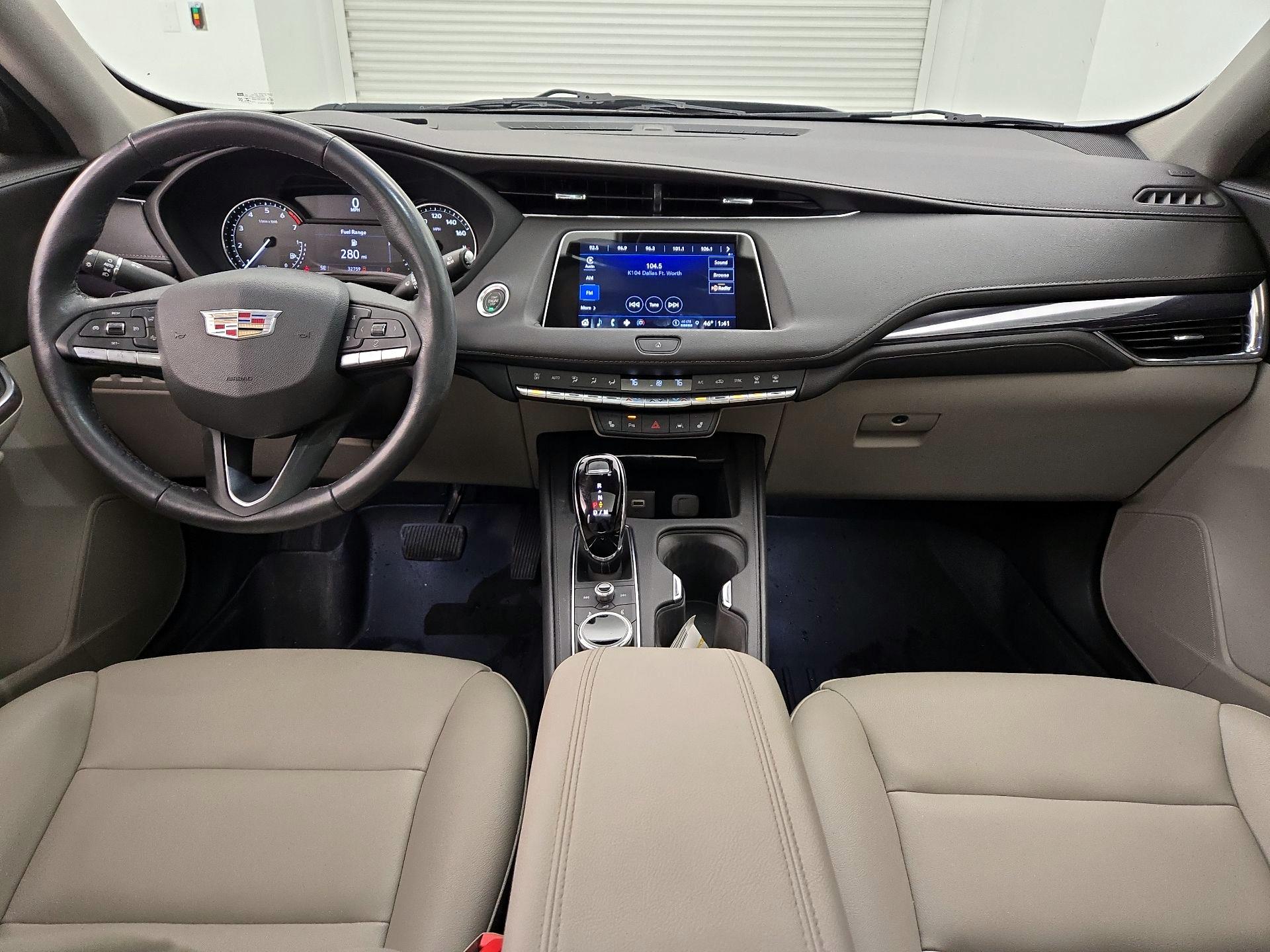 Thumbnail: 2023 Cadillac XT4 - 9