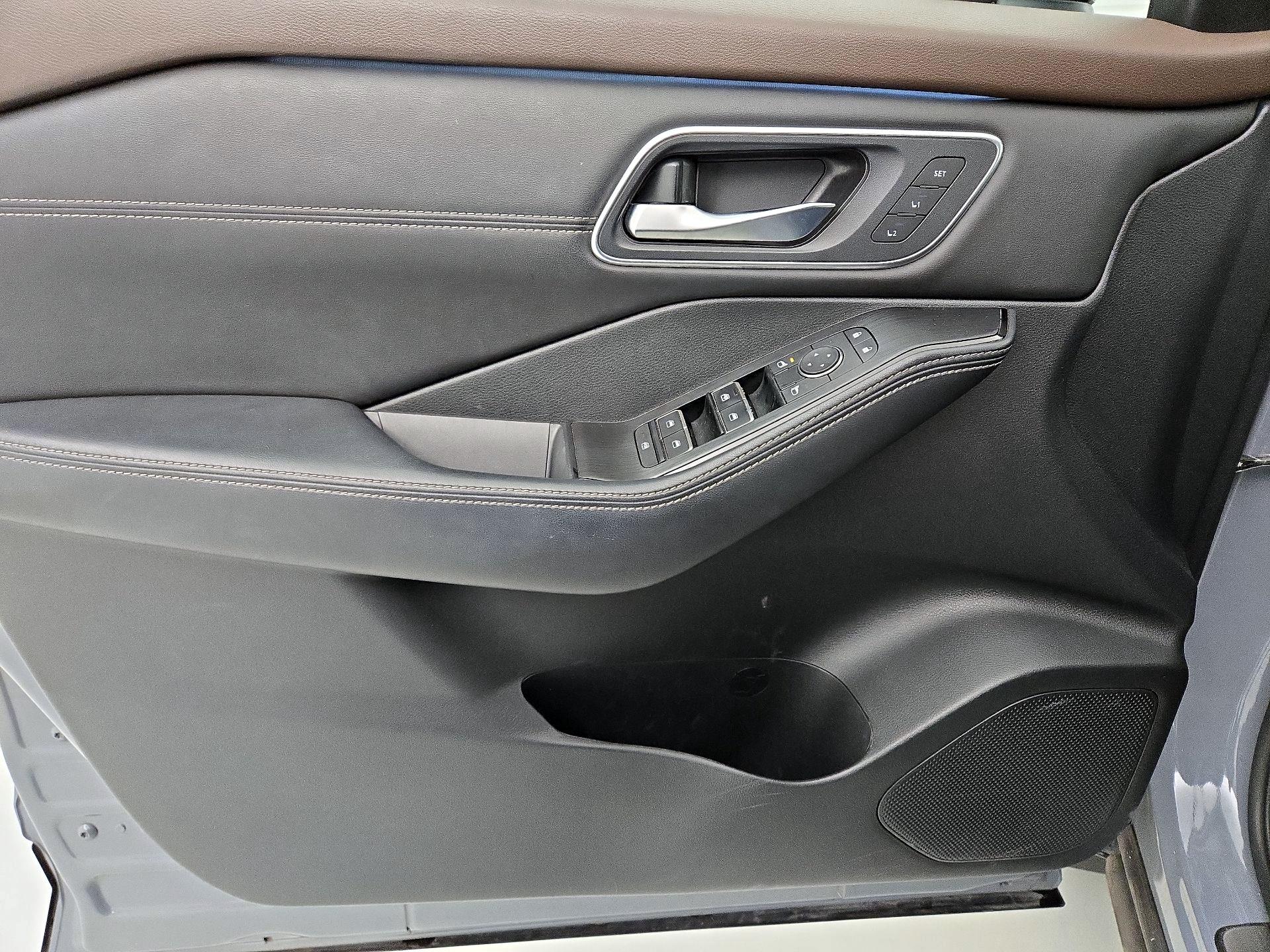 Thumbnail: 2022 Nissan Rogue - 12