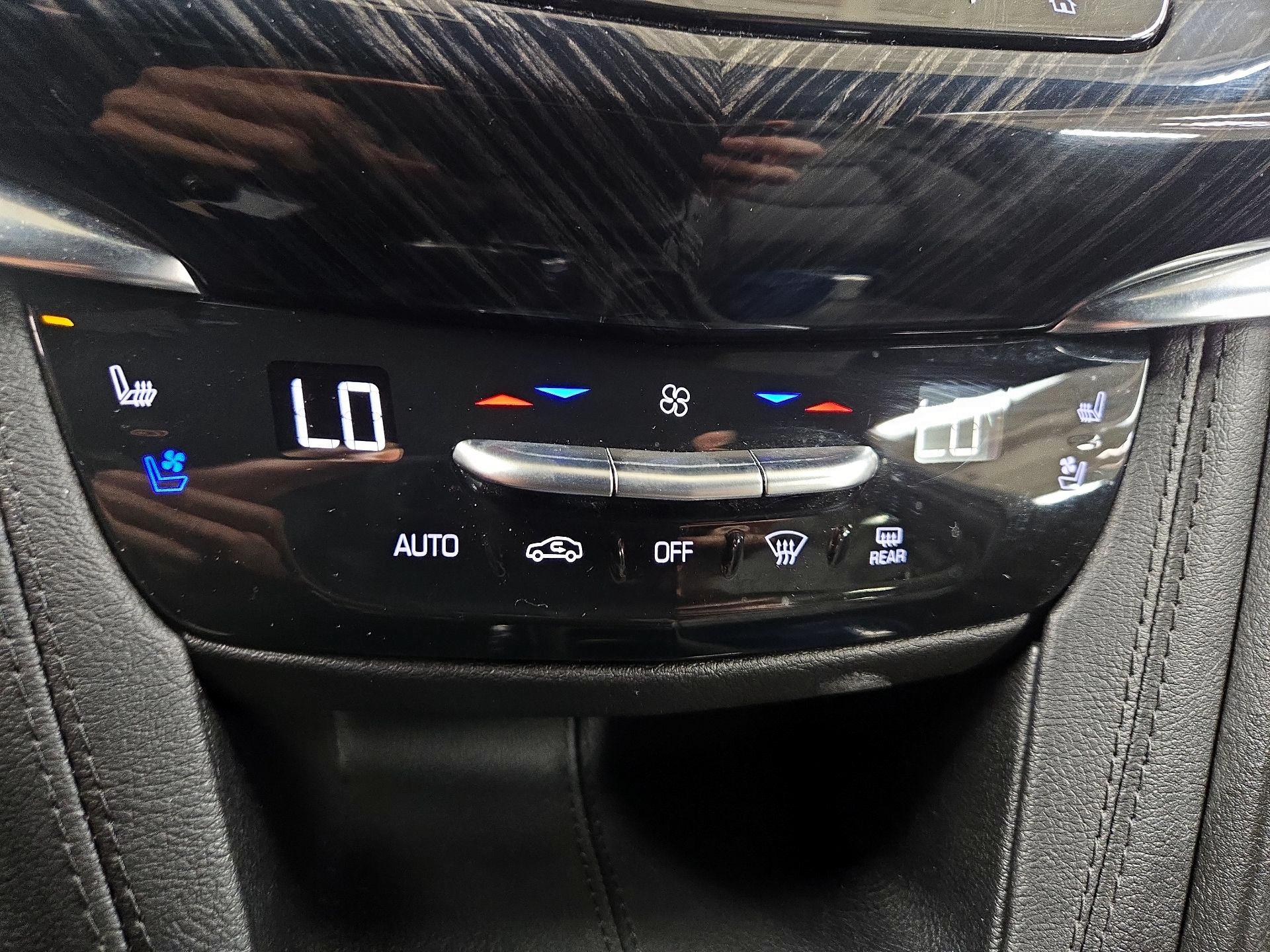 Thumbnail: 2025 Cadillac XT6 - 16