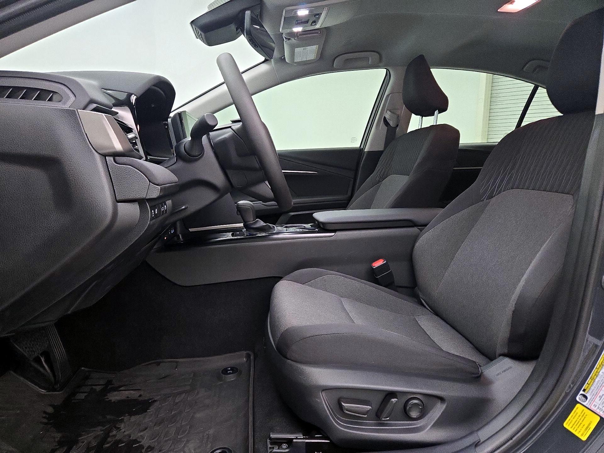 Thumbnail: 2025 Toyota Camry - 11