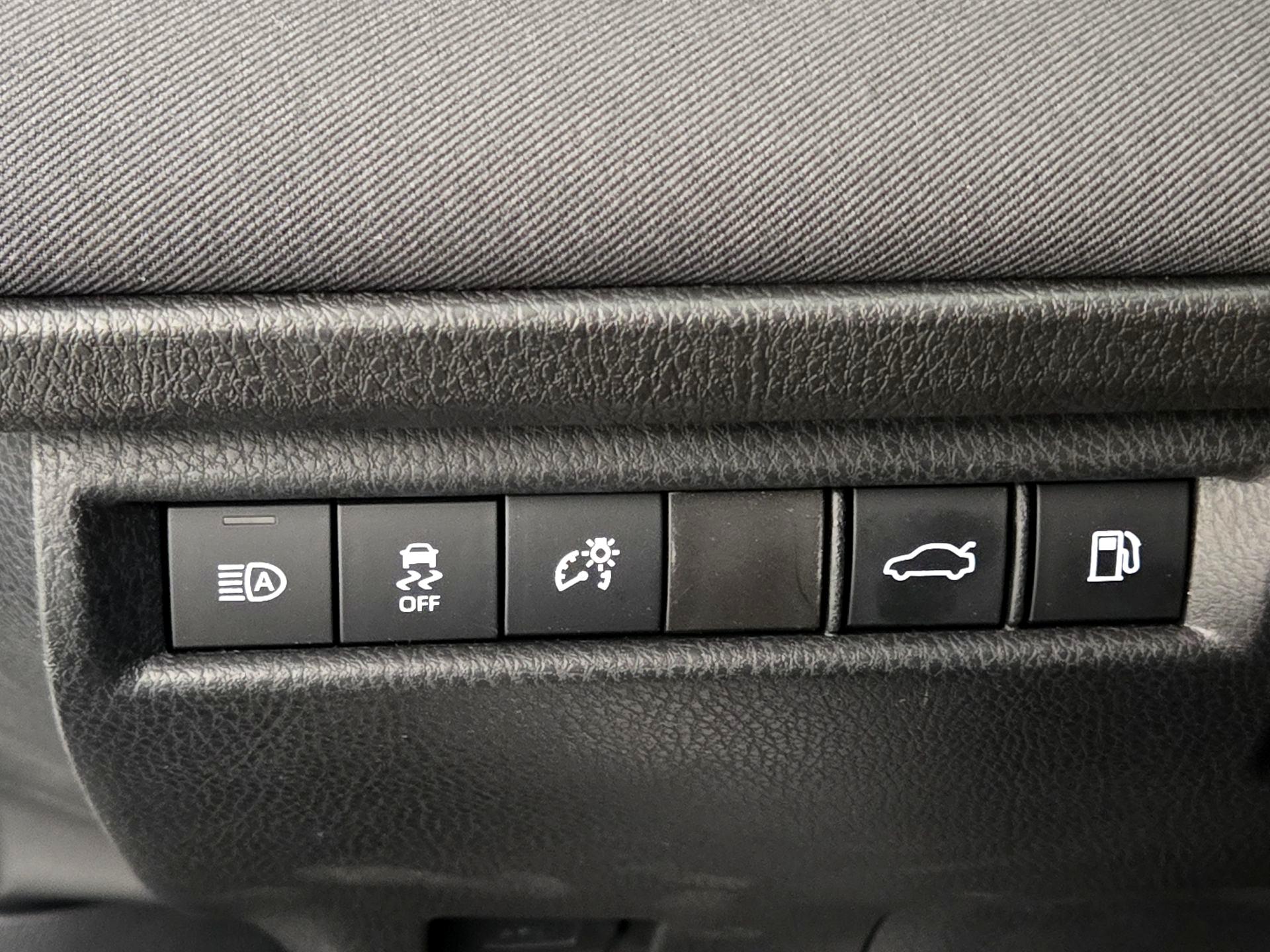 Thumbnail: 2025 Toyota Camry - 13