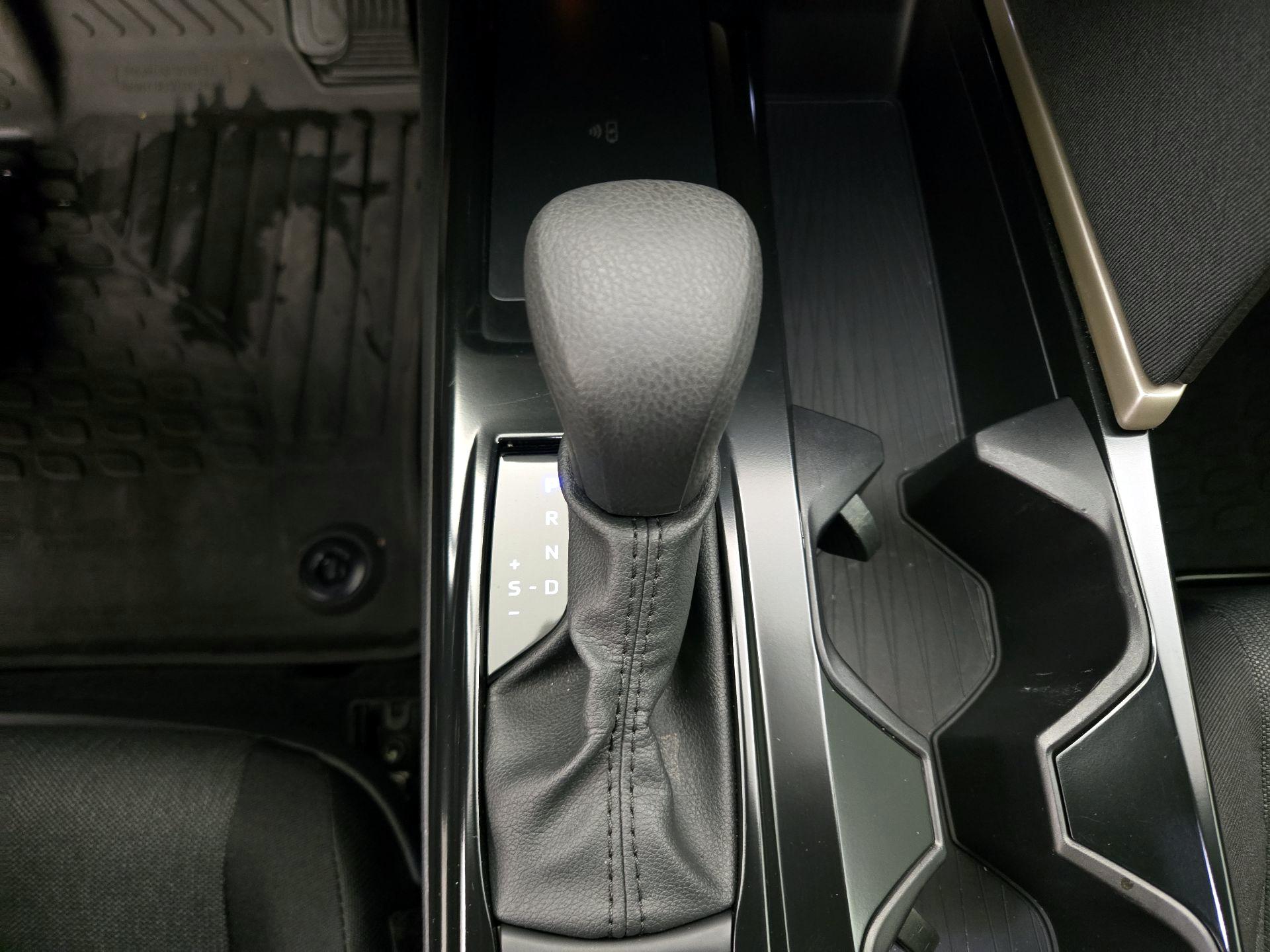 Thumbnail: 2025 Toyota Camry - 17