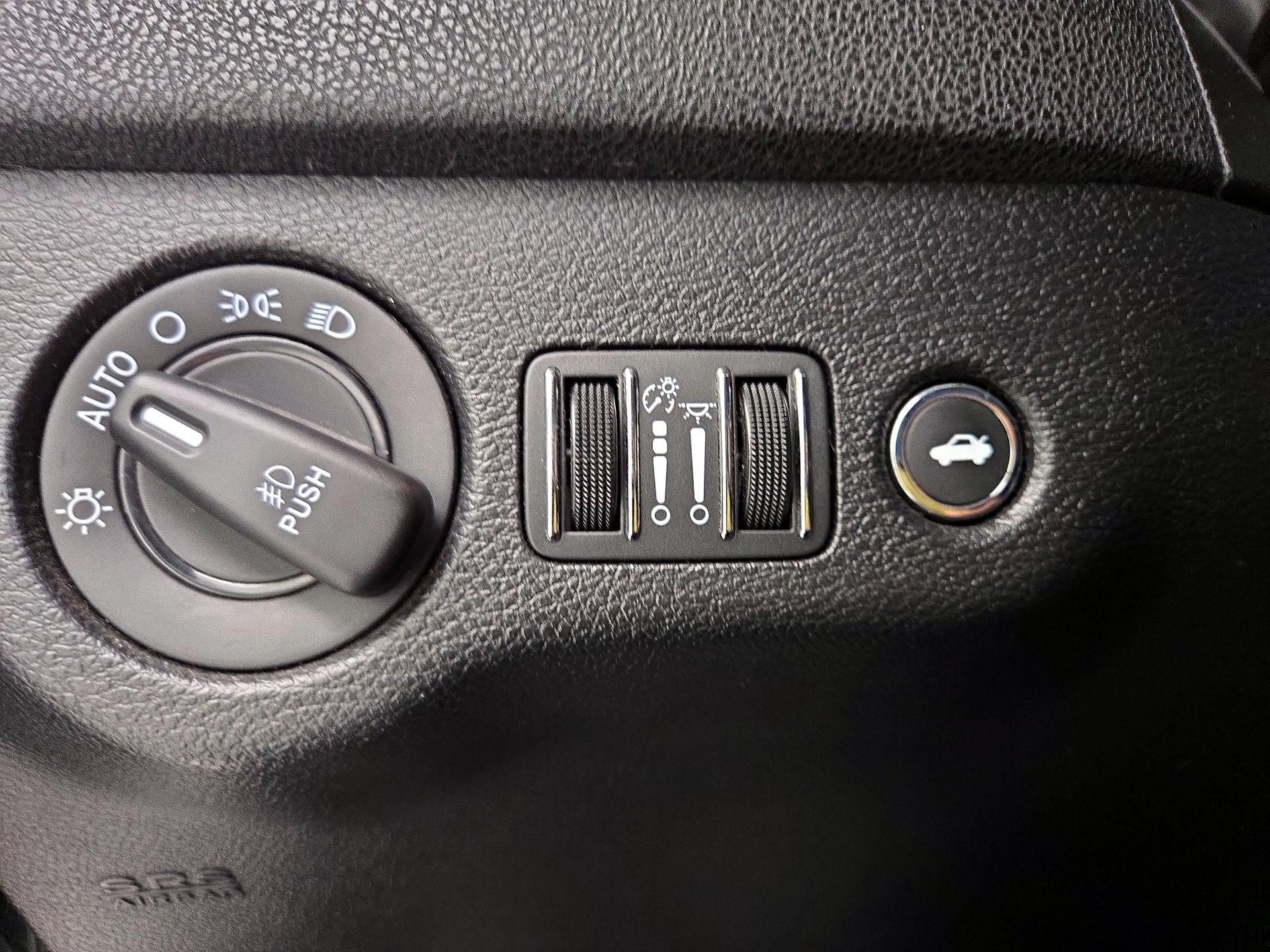 Thumbnail: 2021 Dodge Charger - 13