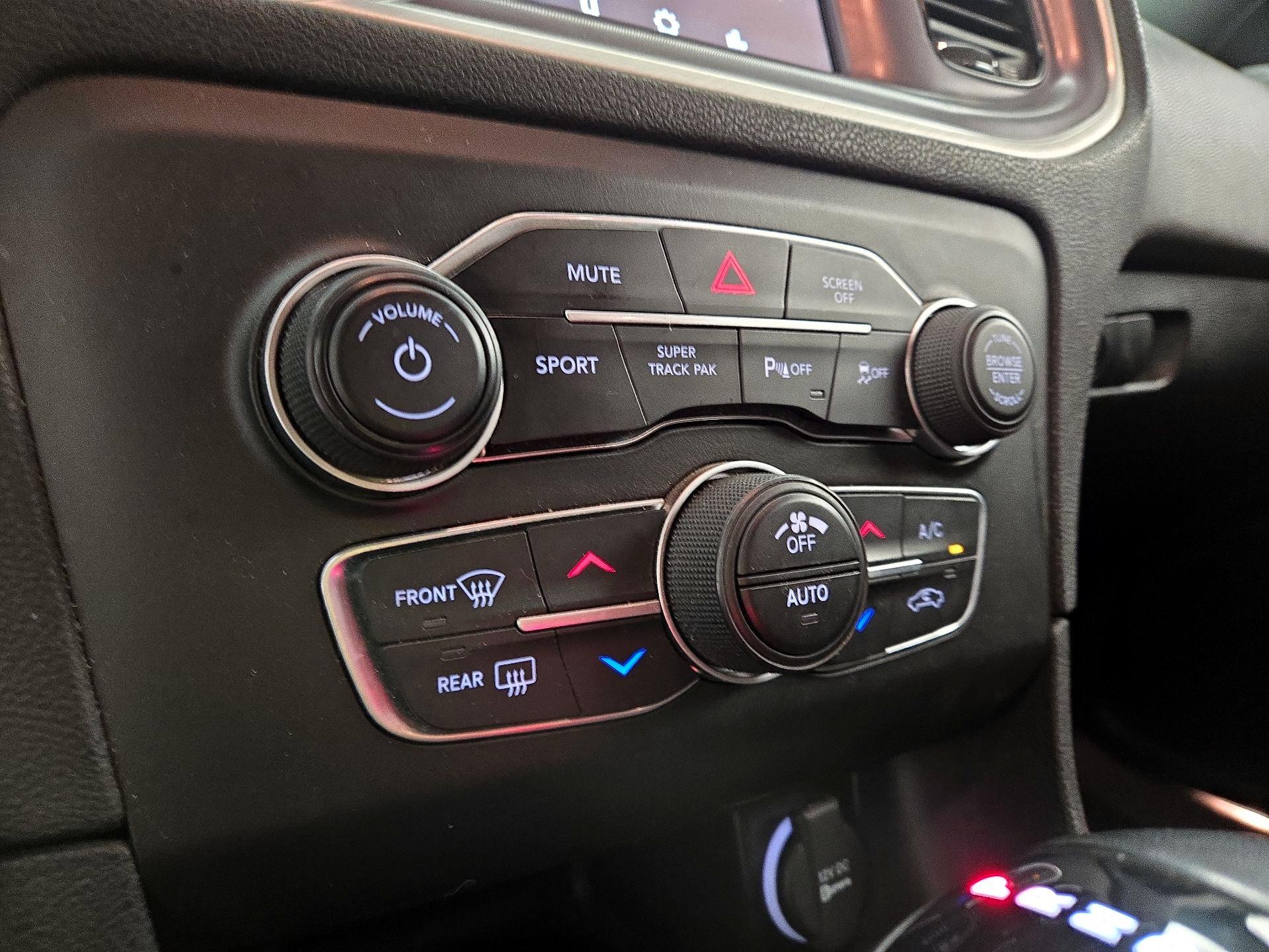 Thumbnail: 2021 Dodge Charger - 16