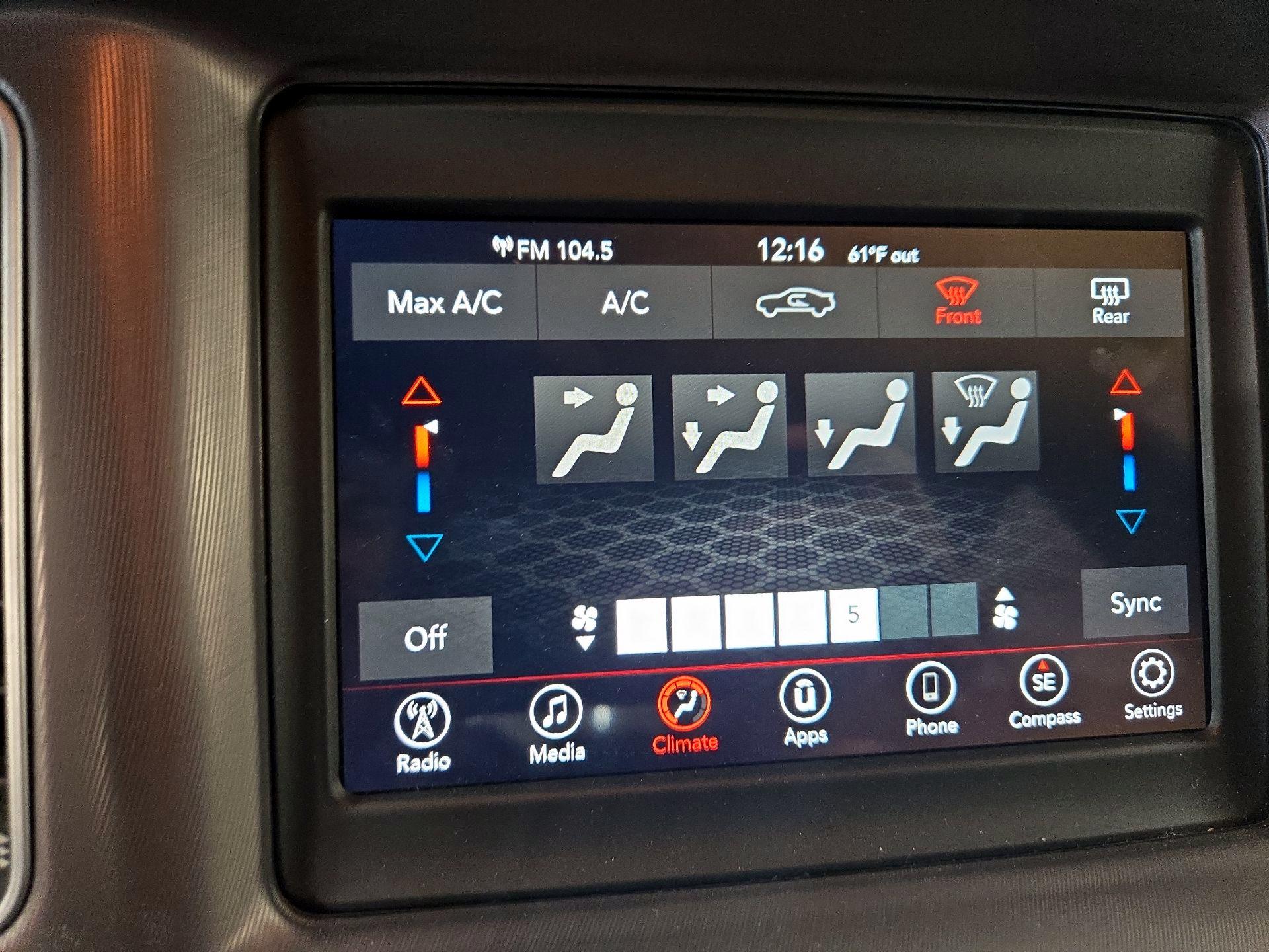 Thumbnail: 2022 Dodge Charger - 16