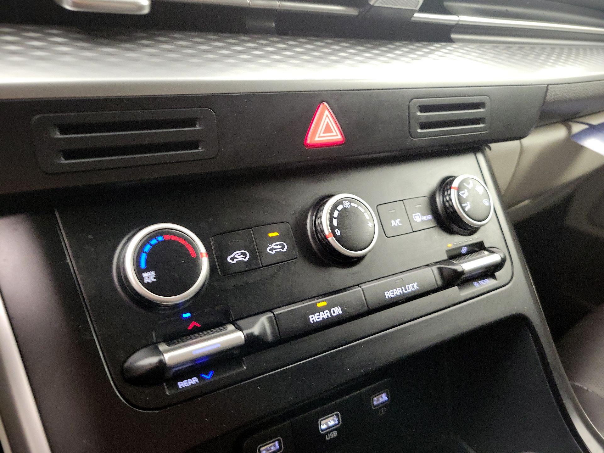 Thumbnail: 2024 Kia Carnival - 16