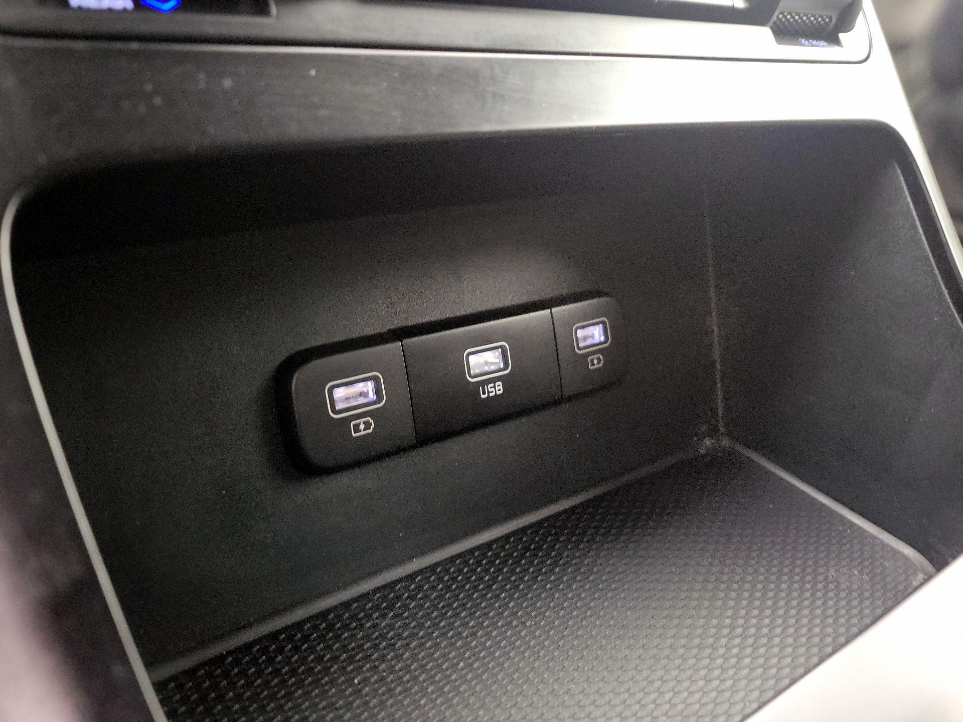 Thumbnail: 2024 Kia Carnival - 18