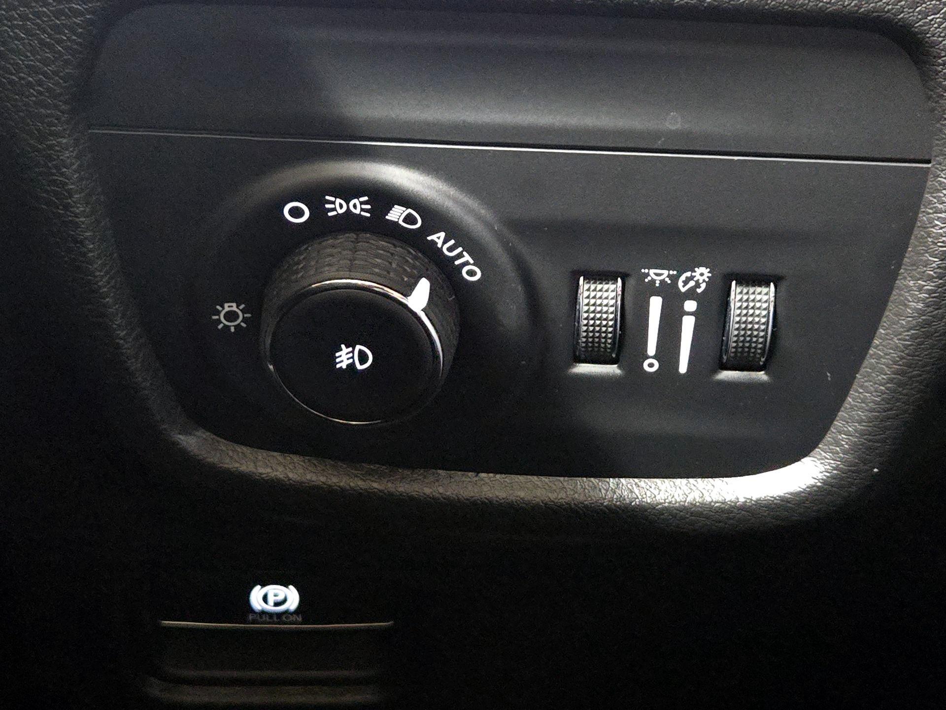 Thumbnail: 2022 Jeep Grand Cherokee - 13