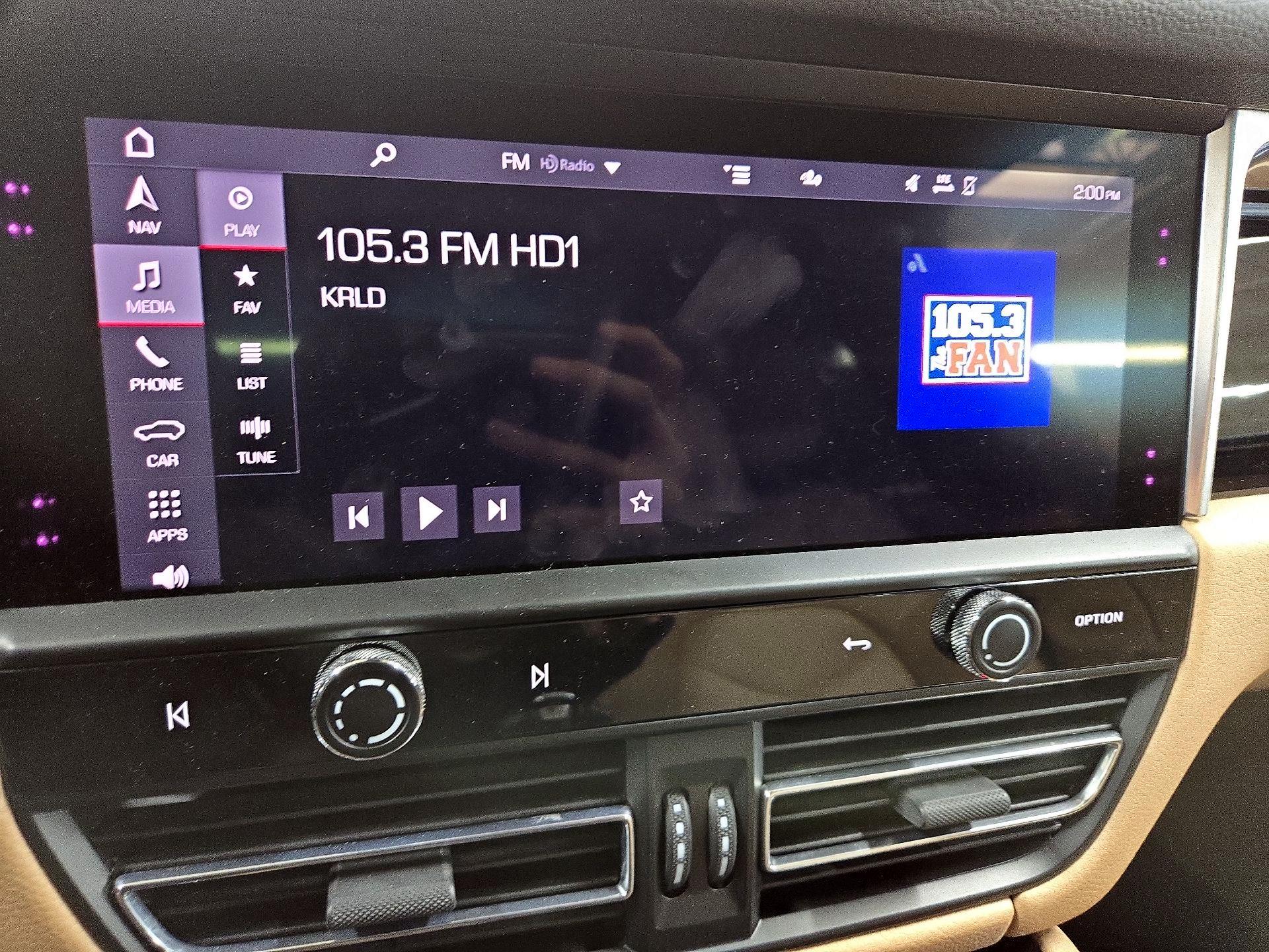 Thumbnail: 2023 Porsche Macan - 16