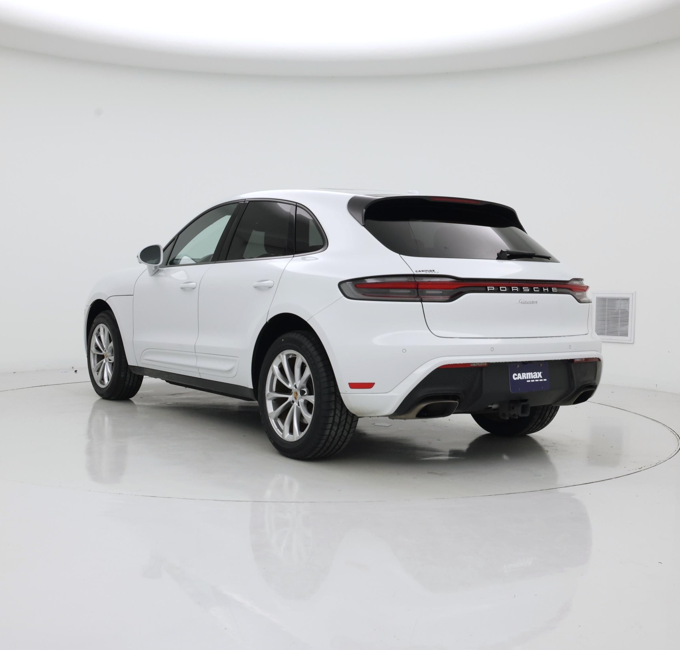 Thumbnail: 2023 Porsche Macan - 2