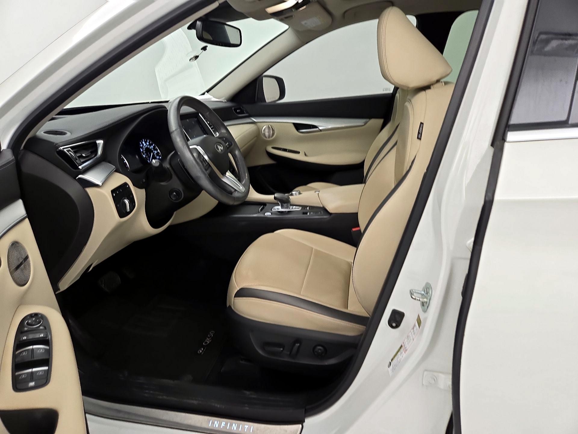 Thumbnail: 2022 INFINITI QX50 - 11