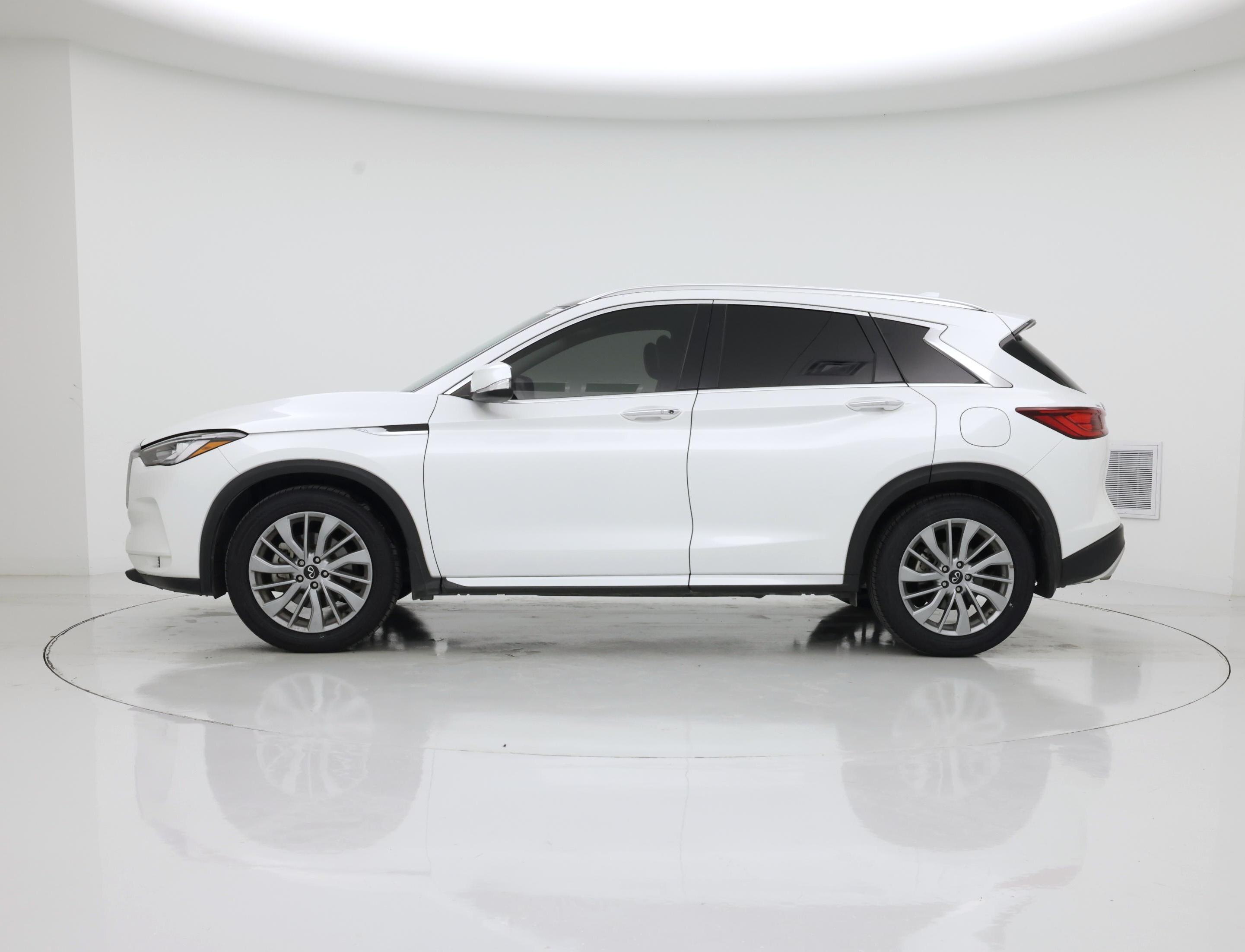 Thumbnail: 2023 INFINITI QX50 - 3