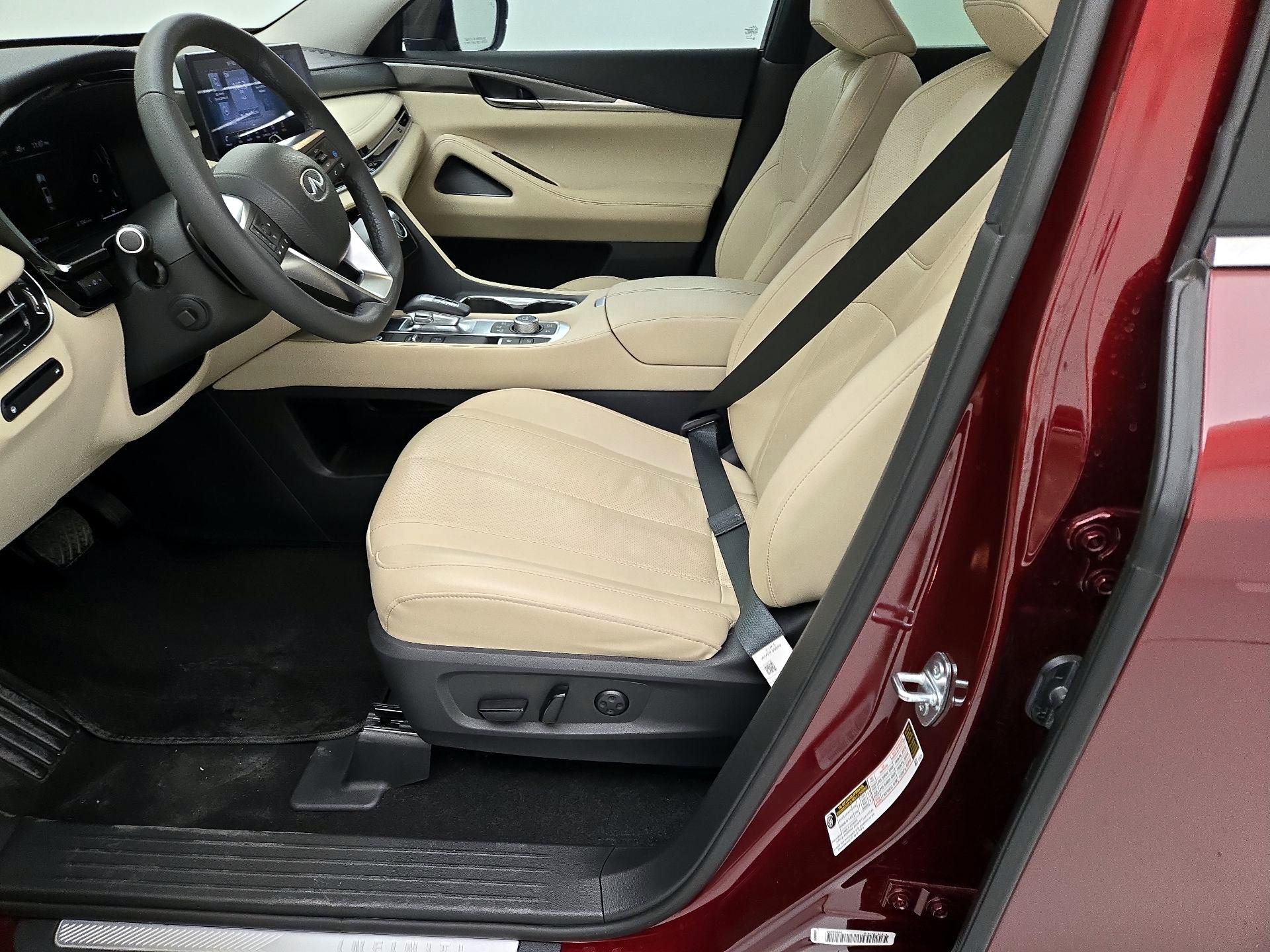 Thumbnail: 2023 INFINITI QX60 - 11