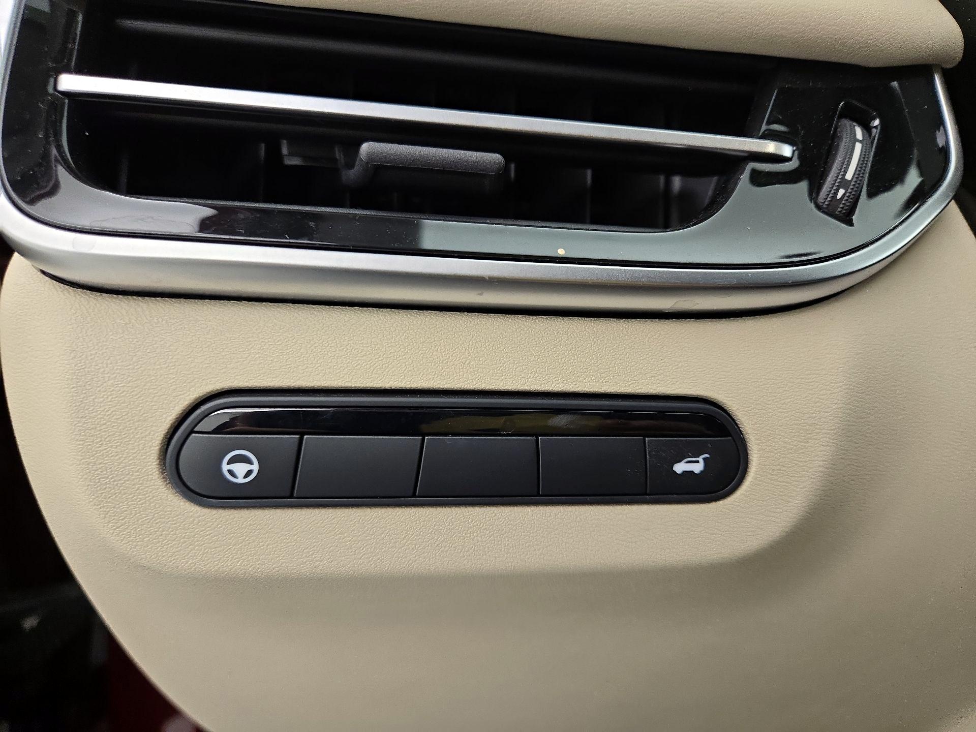 Thumbnail: 2023 INFINITI QX60 - 13