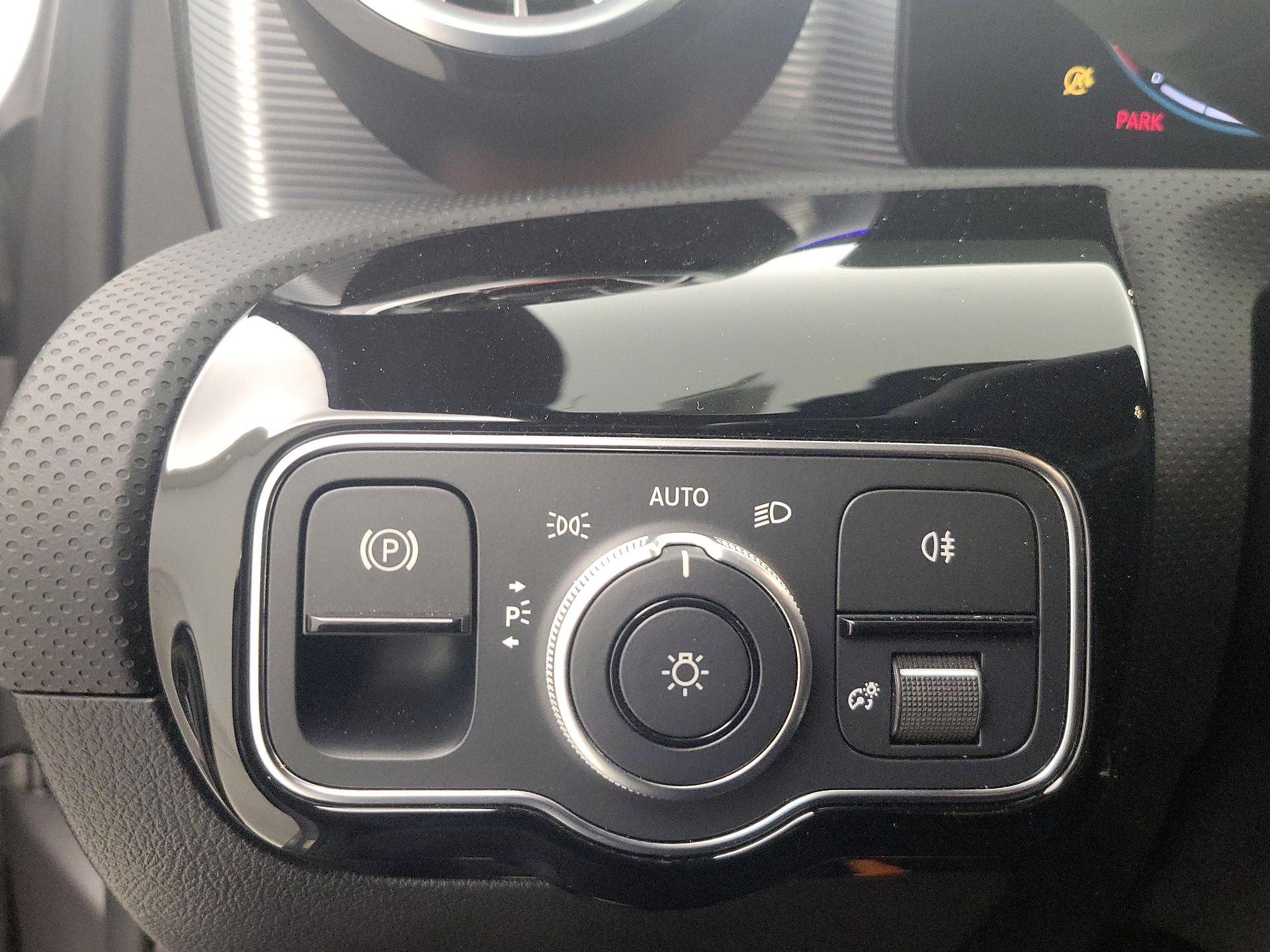 Thumbnail: 2022 Mercedes-Benz A-Class - 13