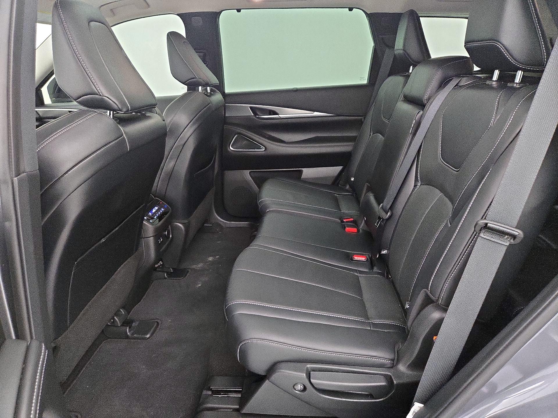 Thumbnail: 2023 INFINITI QX60 - 20