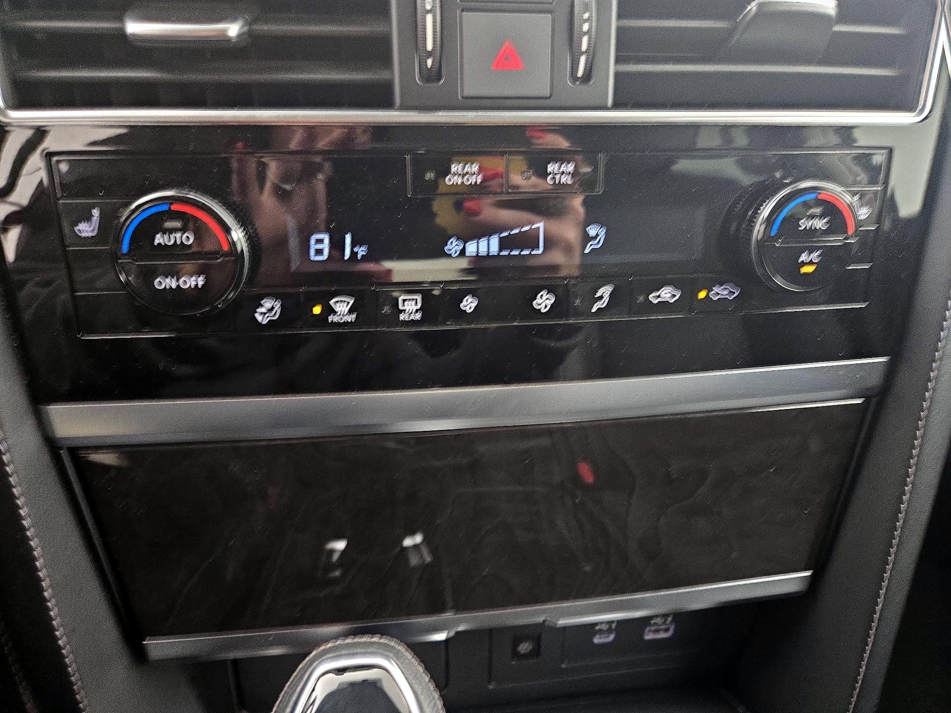 Thumbnail: 2024 INFINITI QX80 - 16