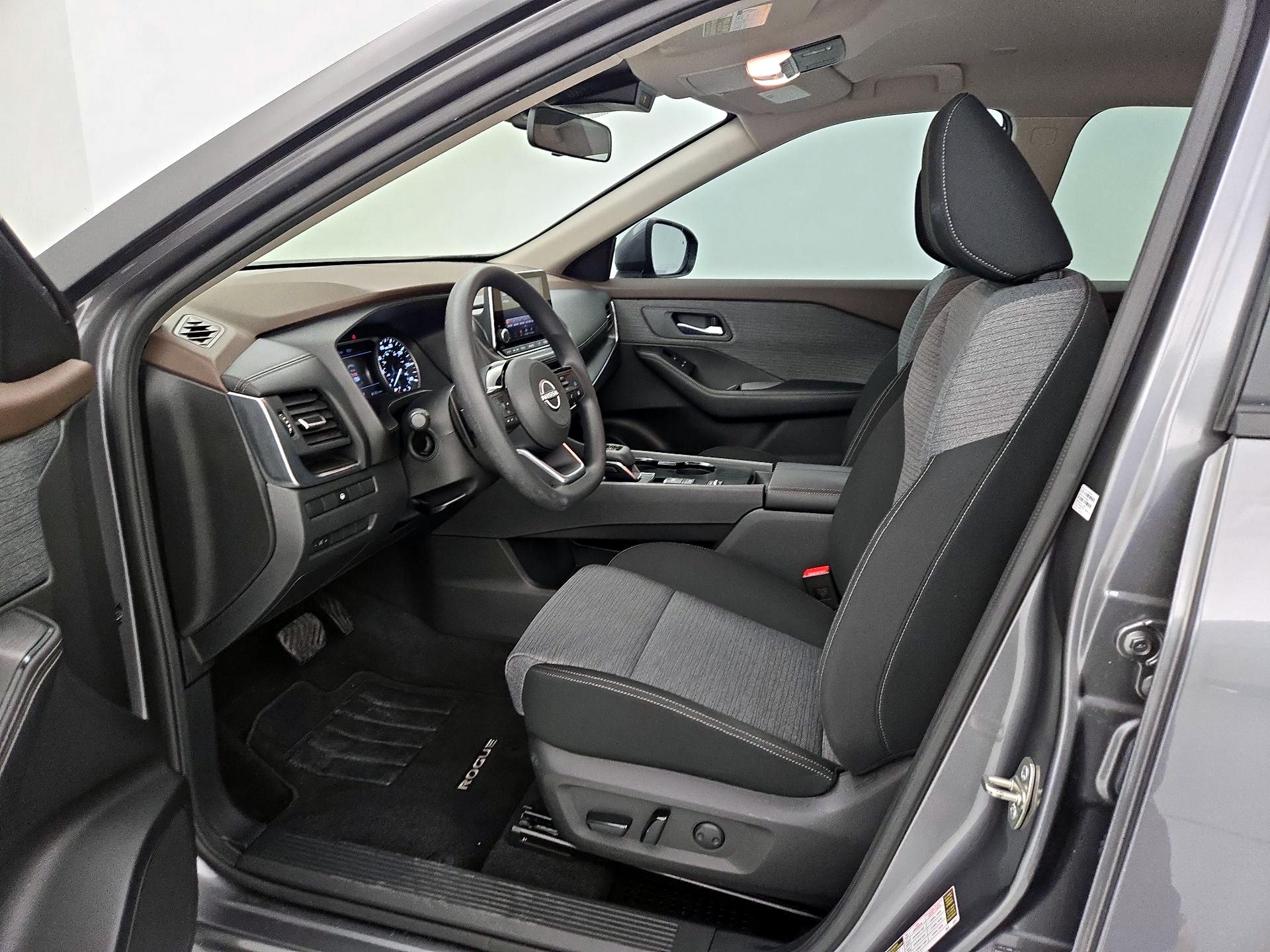 Thumbnail: 2023 Nissan Rogue - 11