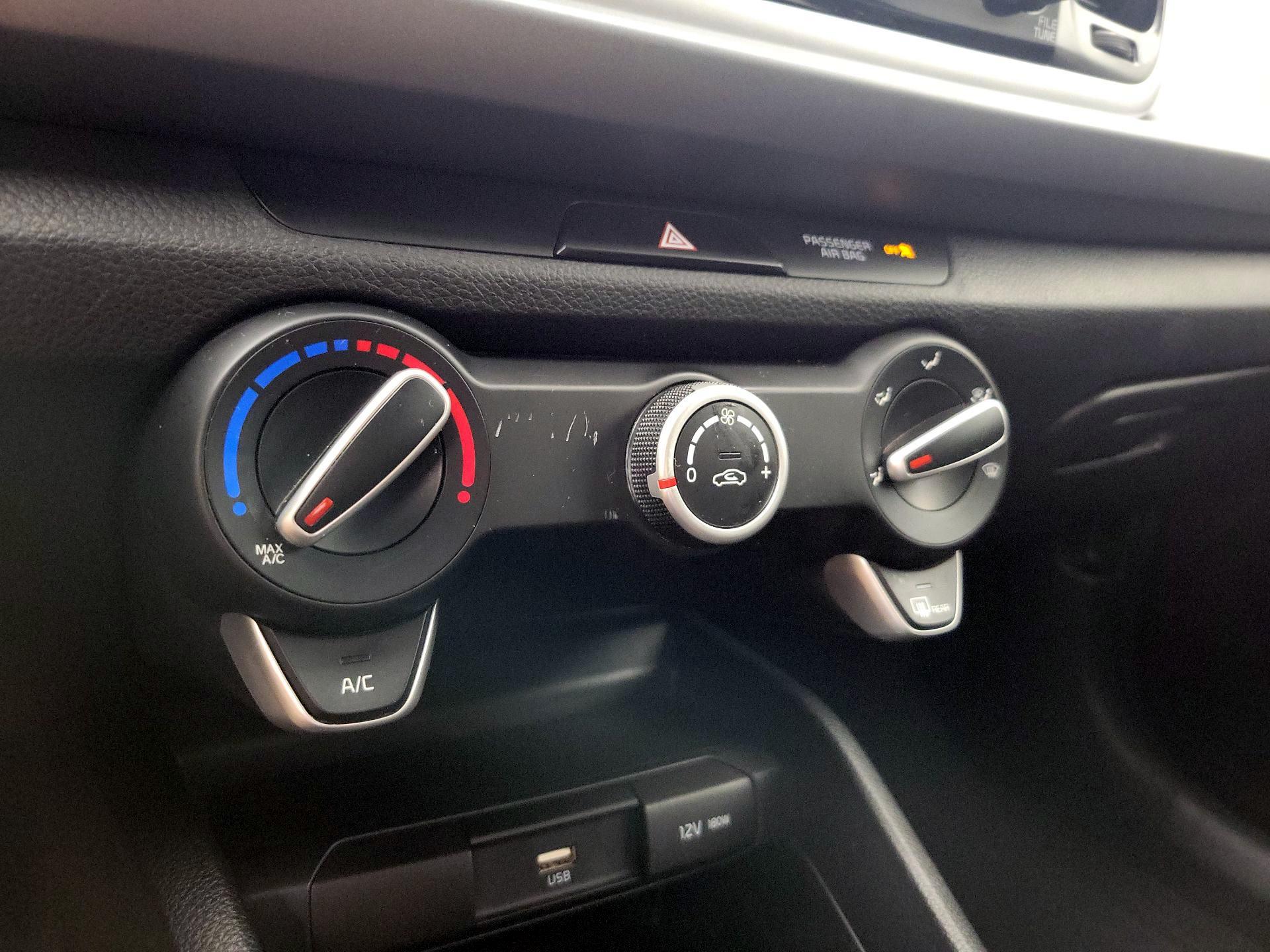 Thumbnail: 2023 Kia Rio - 16